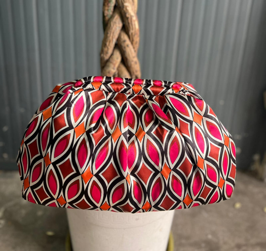 Borsa Clutch Donna in Tessuto Rasato con Tracolla a Catena