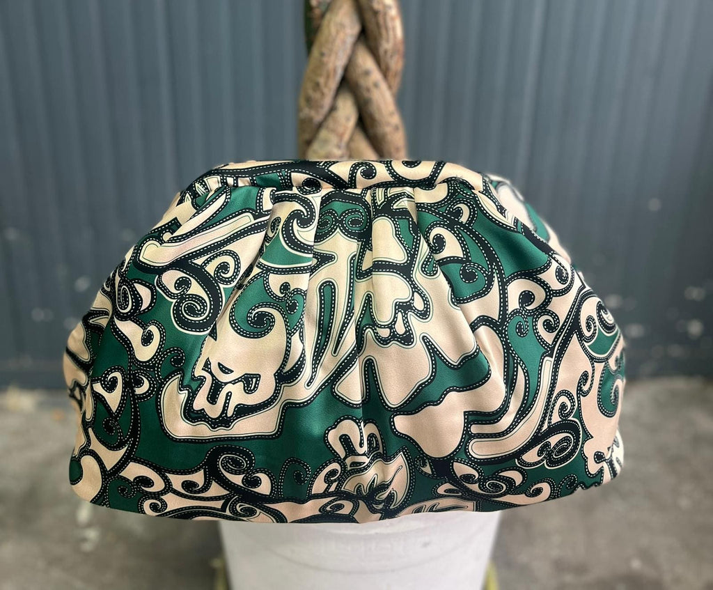 Borsa Clutch Donna in Tessuto Rasato con Tracolla a Catena