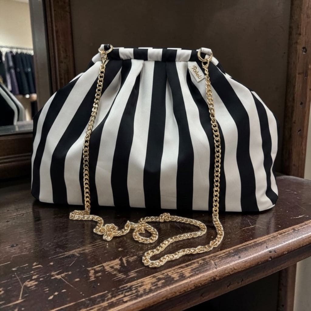Borsa Clutch Donna in Tessuto Rasato con Tracolla a Catena