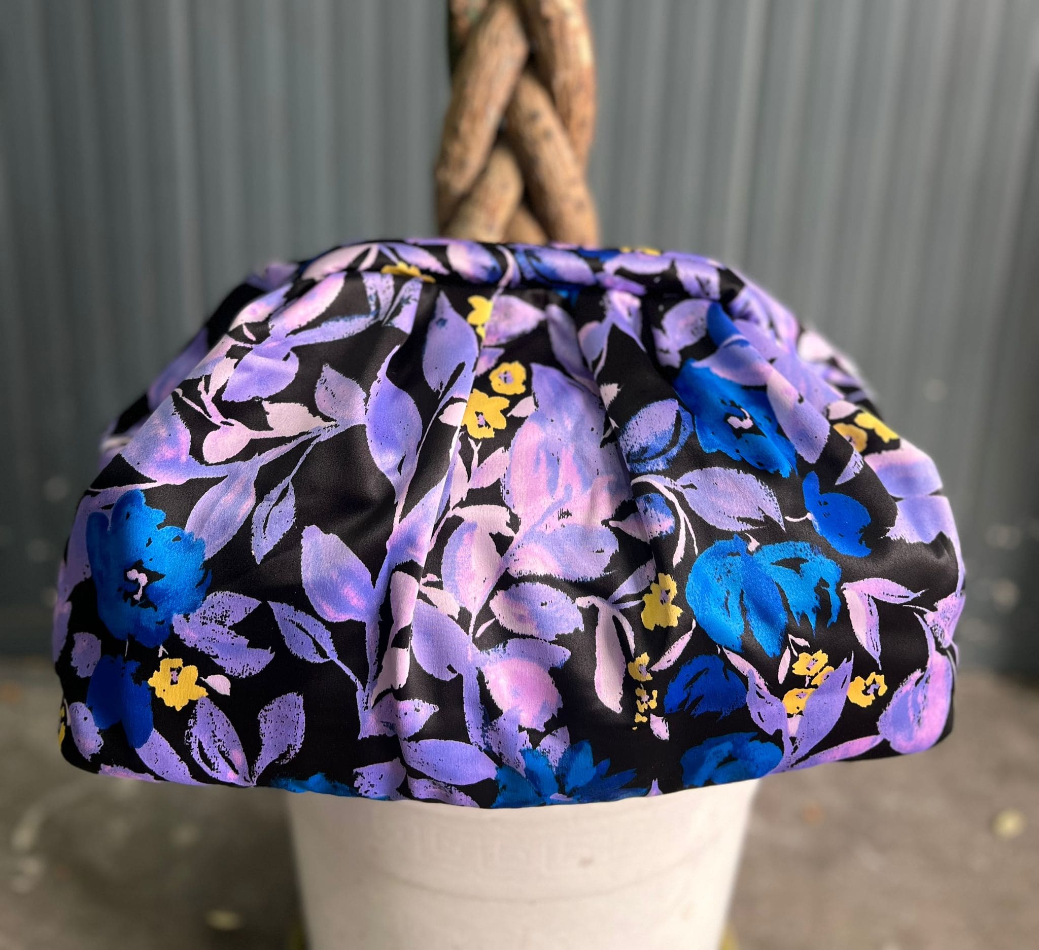 Borsa Clutch Donna in Tessuto Rasato con Tracolla a Catena