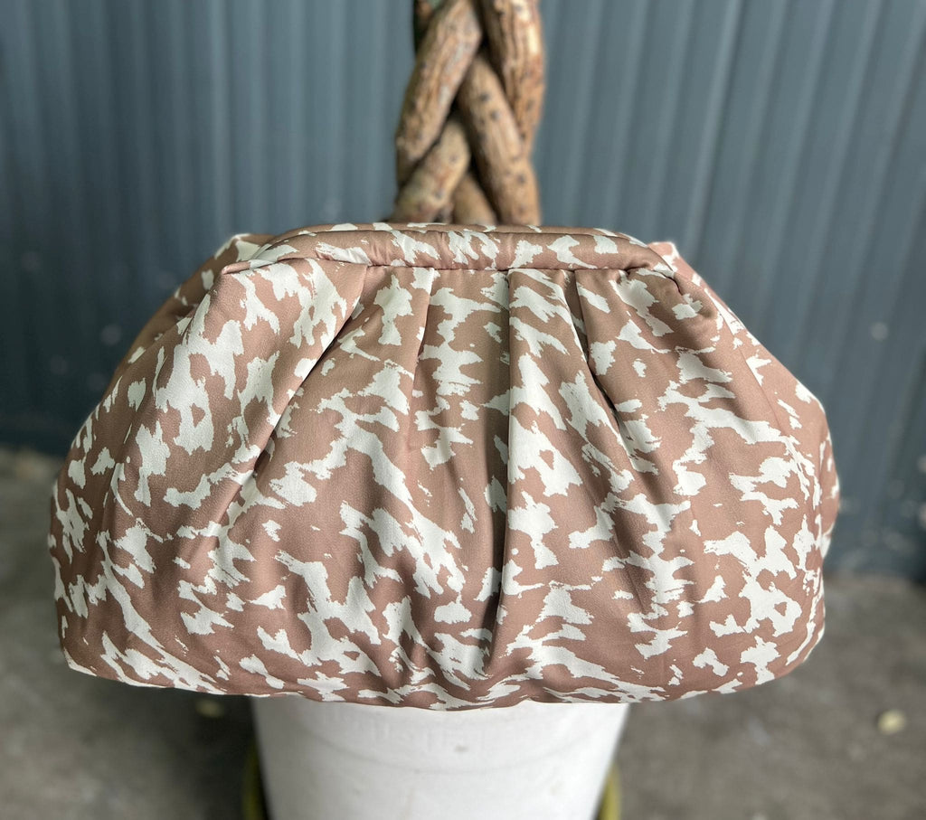 Borsa Clutch Donna in Tessuto Rasato con Tracolla a Catena