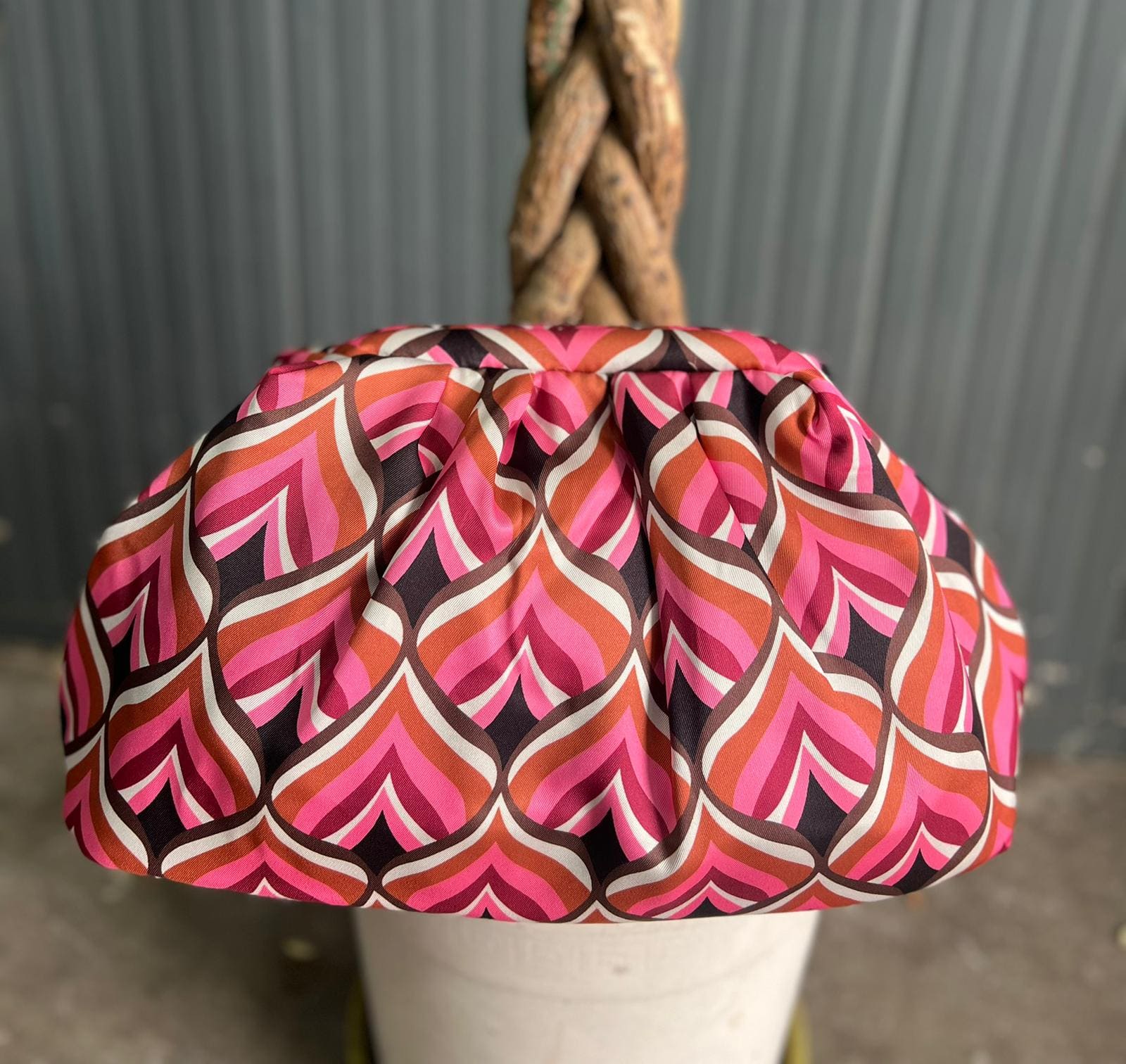 Borsa Clutch Donna in Tessuto Rasato con Tracolla a Catena