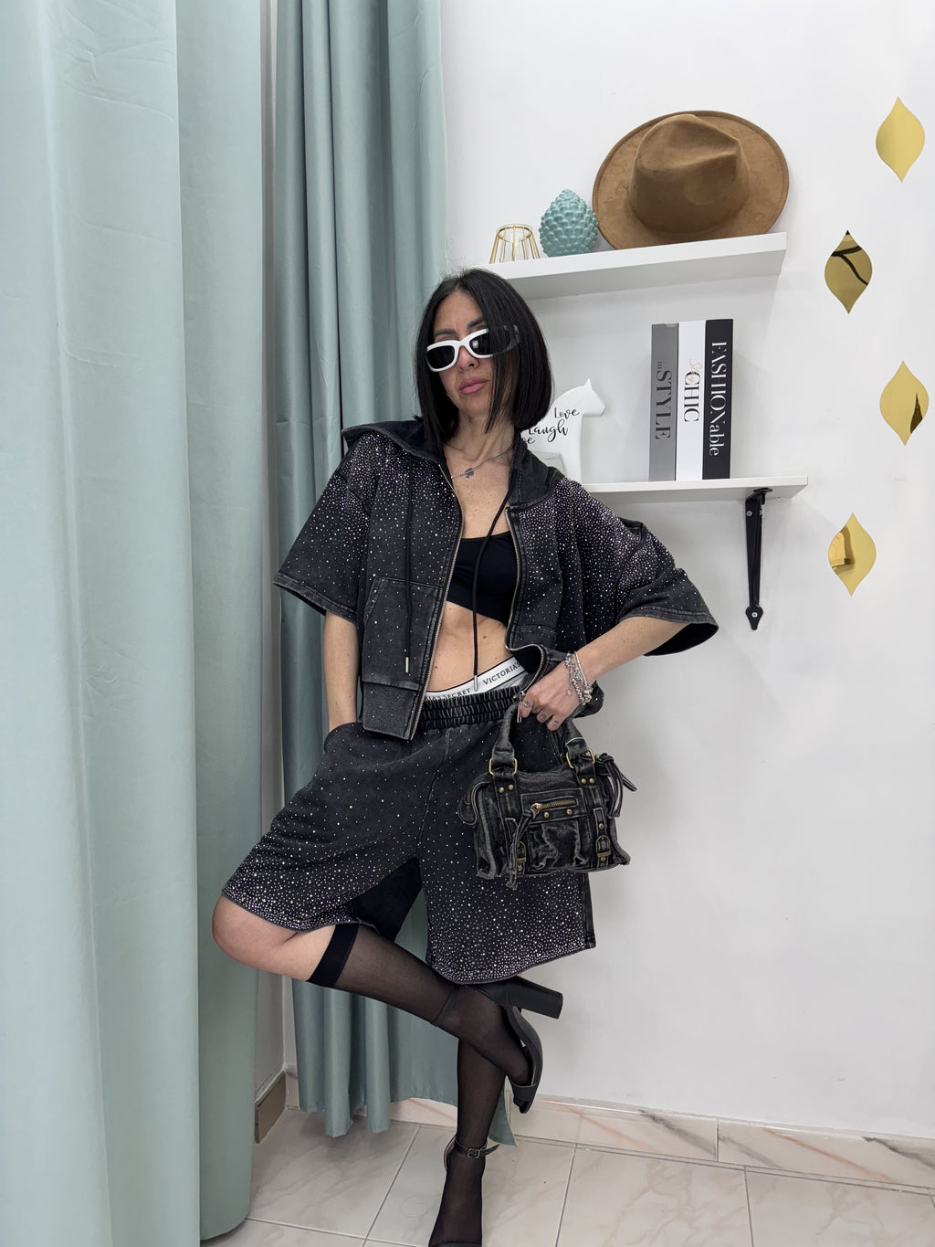 Set Coordinato "Glow Street" – Felpa Zip e Pantaloncini con Strass