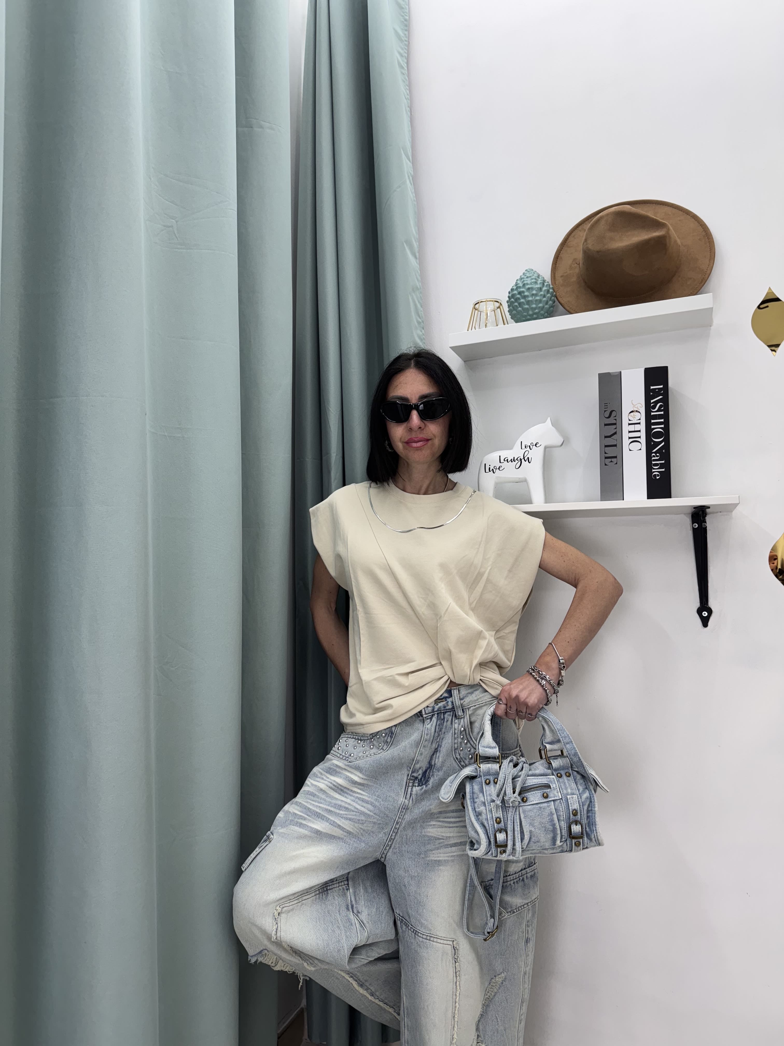 Top Giro Maniche con Nodo e Collana – Urban Minimal Chic