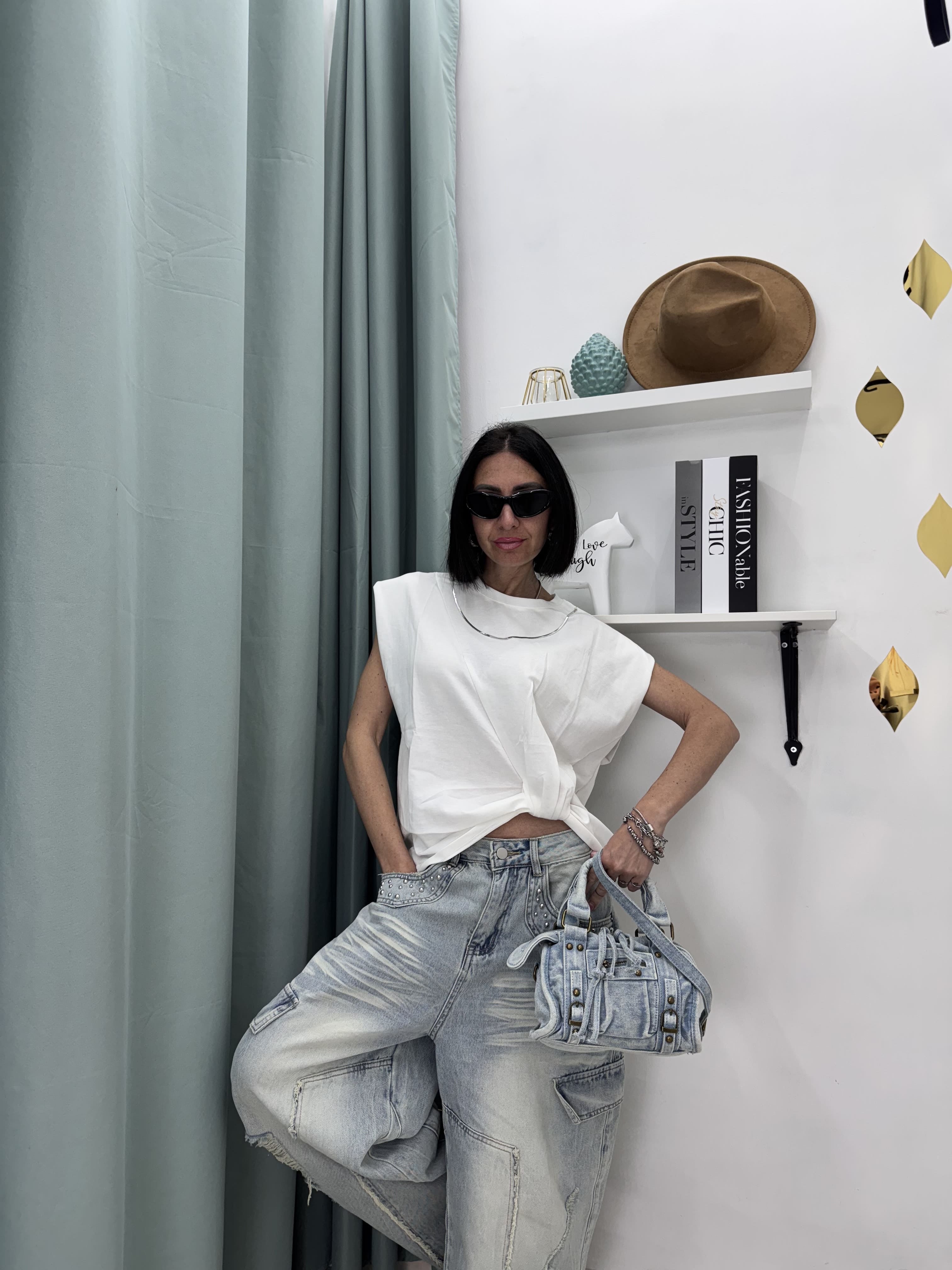 Top Giro Maniche con Nodo e Collana – Urban Minimal Chic