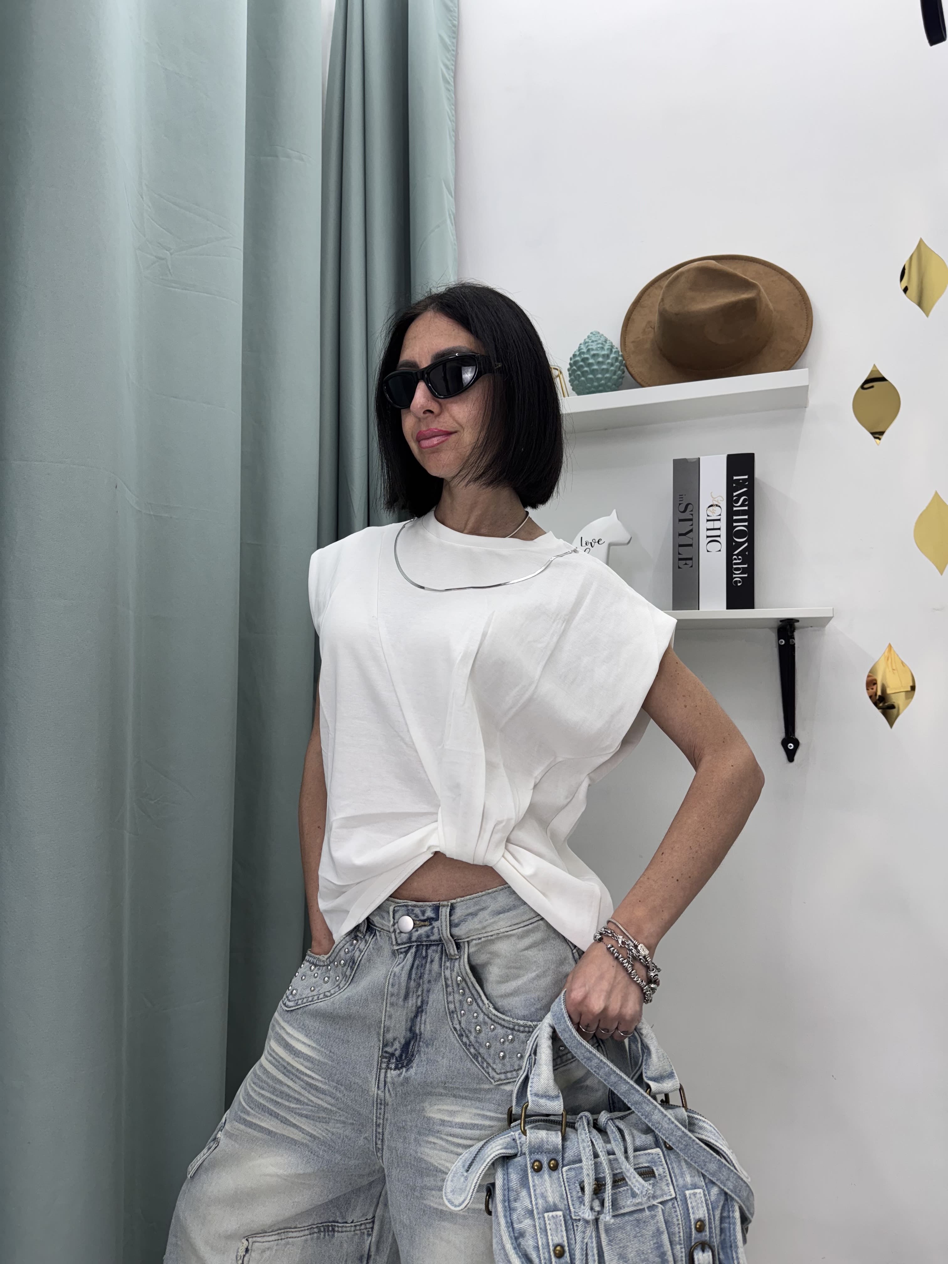 Top Giro Maniche con Nodo e Collana – Urban Minimal Chic