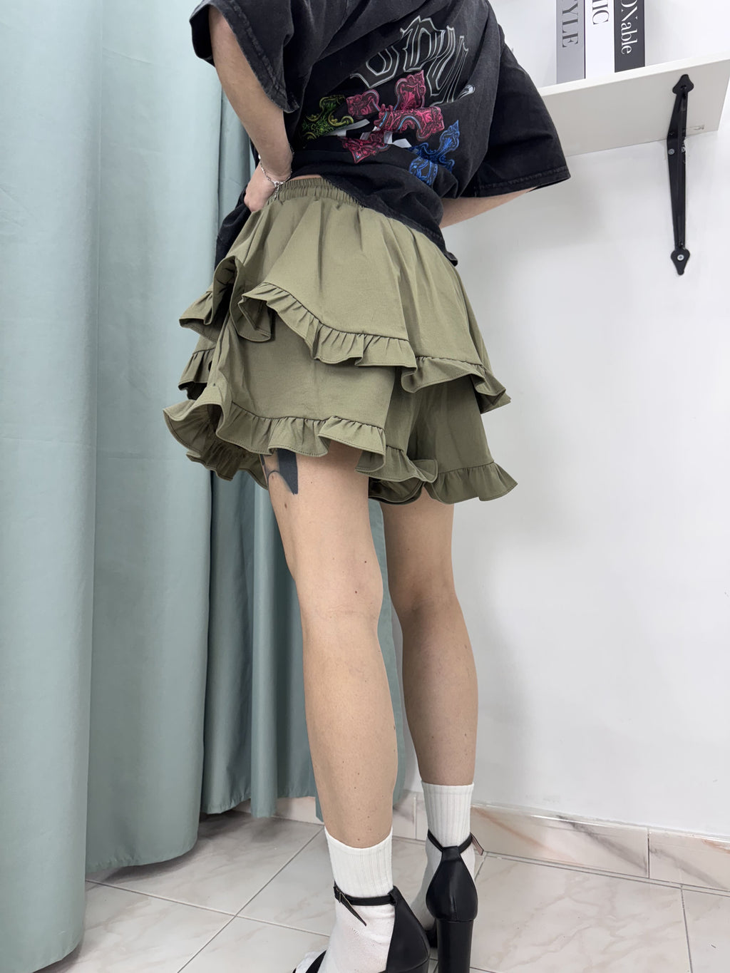 Gonna Pantalone Monkiss con Volant – Comodità e Stile Urban