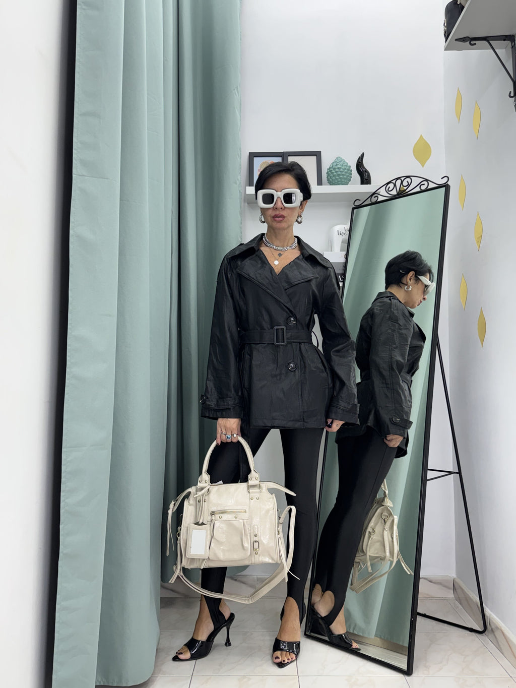 Giacca Trench Medio in Similpelle Soft con Cintura e Bottoni Doppio Petto