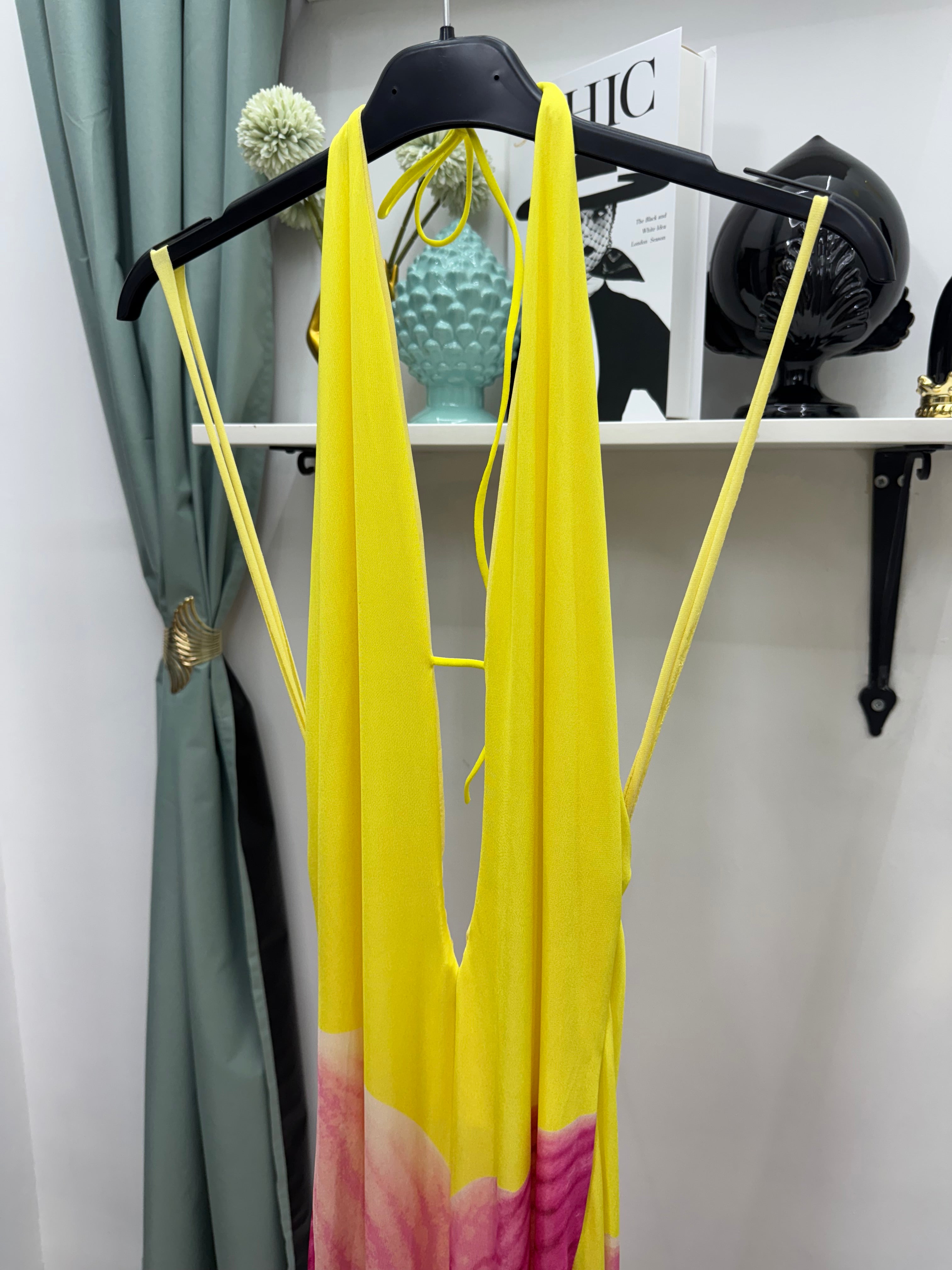 Abito Lungo con fiore (giallo) – Taglia Unica (40–44/46)