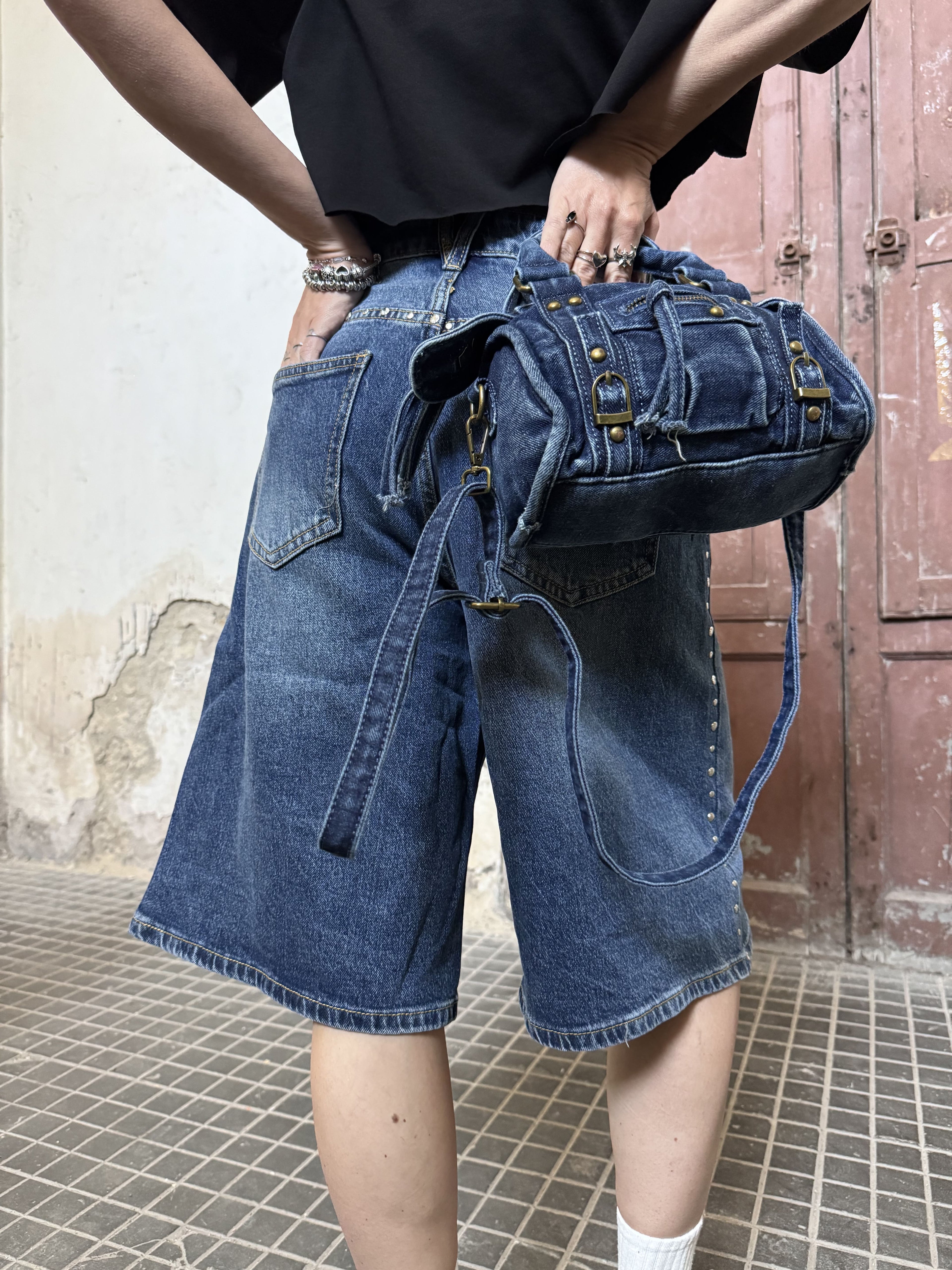 Bermuda Denim Wide Leg con Borchie – Il Must-Have Streetstyle (guida alle taglie nei dettagli)