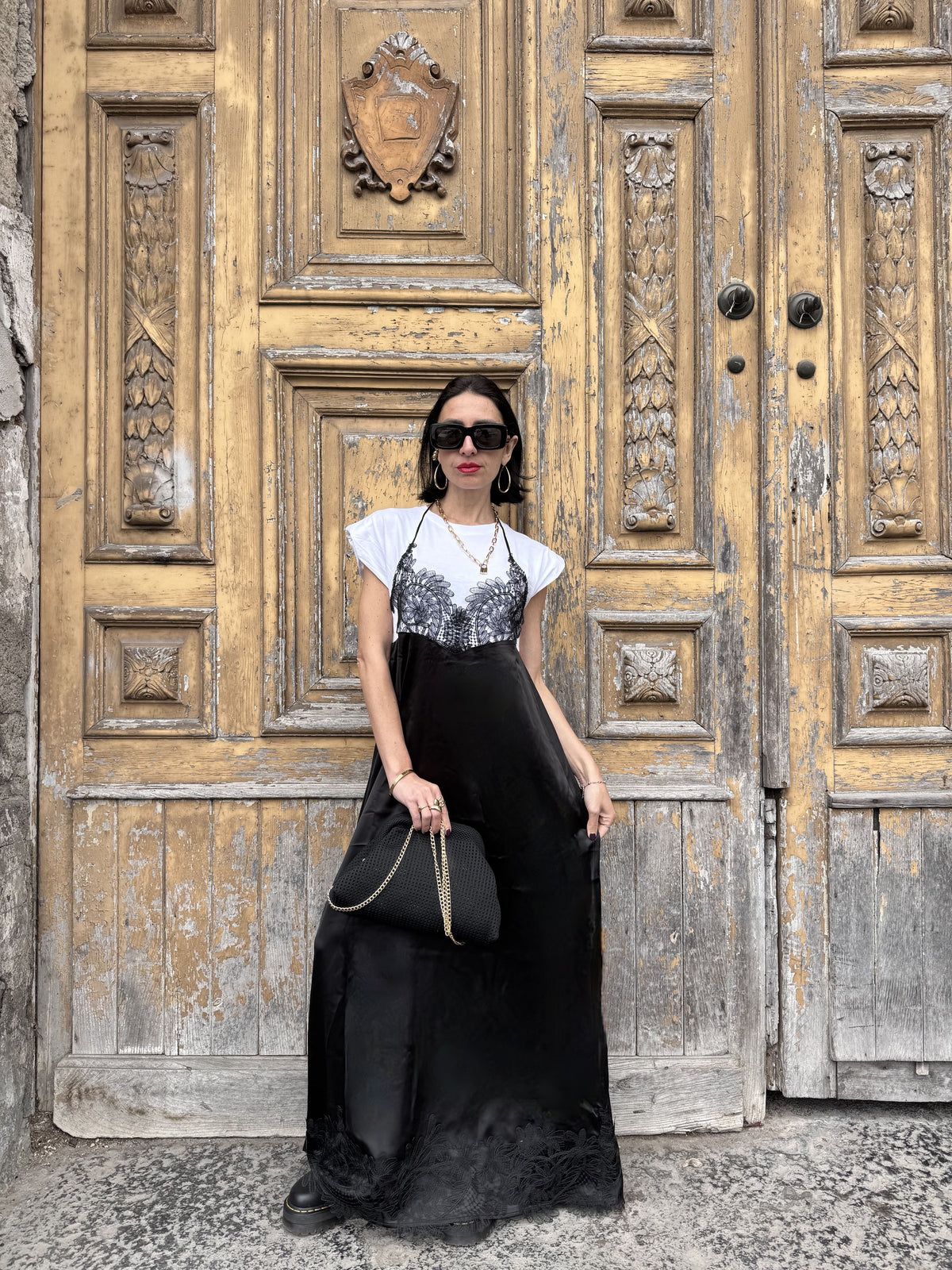 Abito Combinato Satin & Lace: T-shirt in Cotone e Slip Dress in Raso con Pizzo