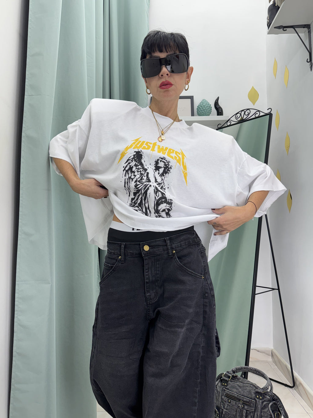 Maxi T-Shirt Corta Boxy Fit Just West con Maxi Spalline e Grafica Angelo | 100% Cotone
