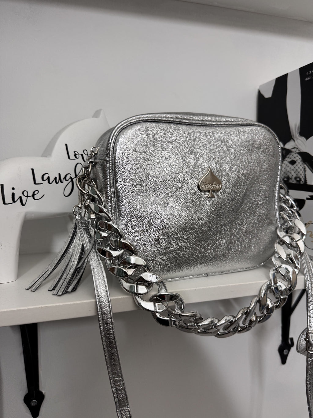 Borsa Tracolla Argento Modello Soap – Eleganza Shiny e Dettagli Trendy
