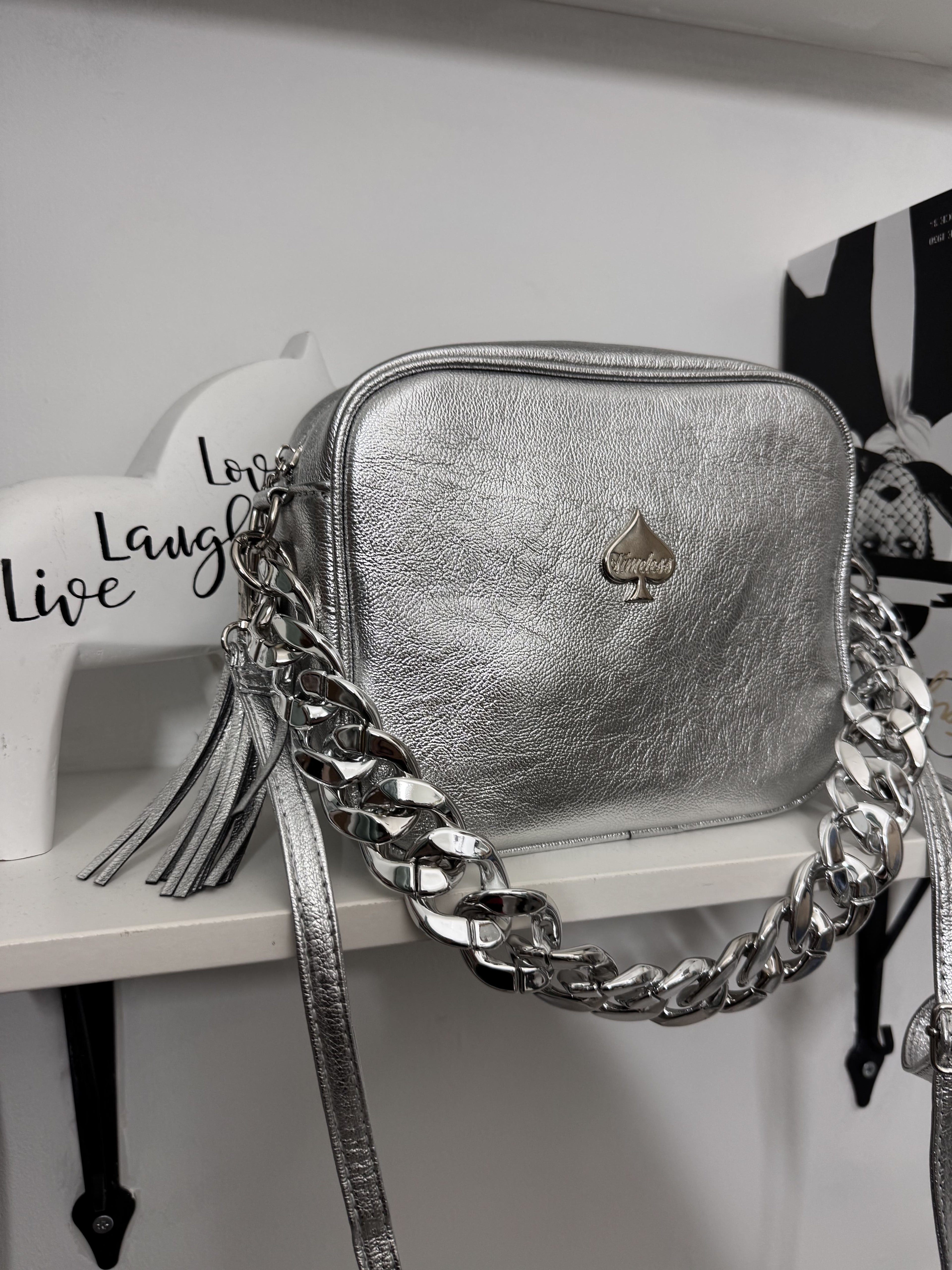 Borsa Tracolla Argento Modello Soap – Eleganza Shiny e Dettagli Trendy