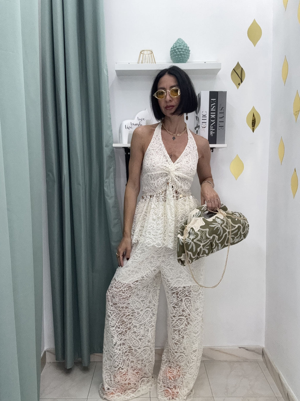 Completo Due Pezzi in Pizzo merletto con Top a Halter e Pantaloni a Palazzo – Bianco e Beige