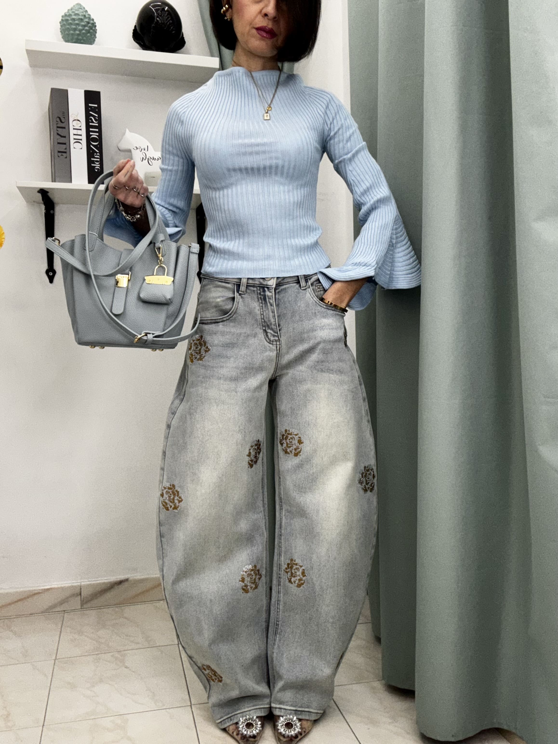 Pantalone Donna in Denim Modello Balloon con Fiori in Strass