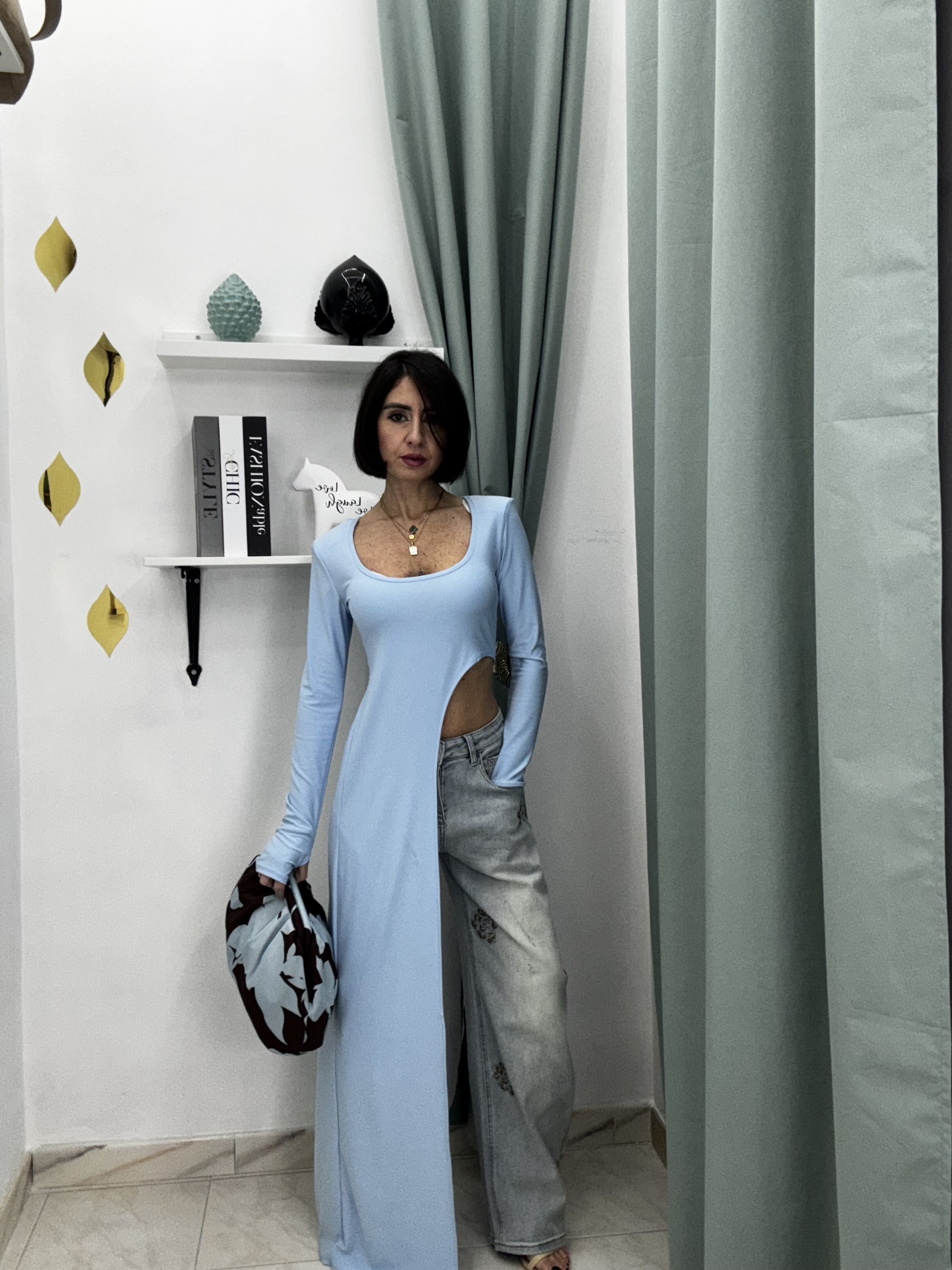 Maglia Donna Asimmetrica Elasticizzata con Maniche a Guanto