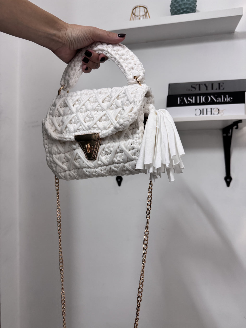 Borsetta a Uncinetto "Crochet Bag" con Trama a Incrocio e Tracolla Rimovibile a Catena