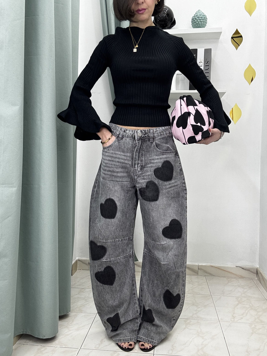 Pantalone Balloon in Denim Grigio Slavato con Cuori Neri LOVE