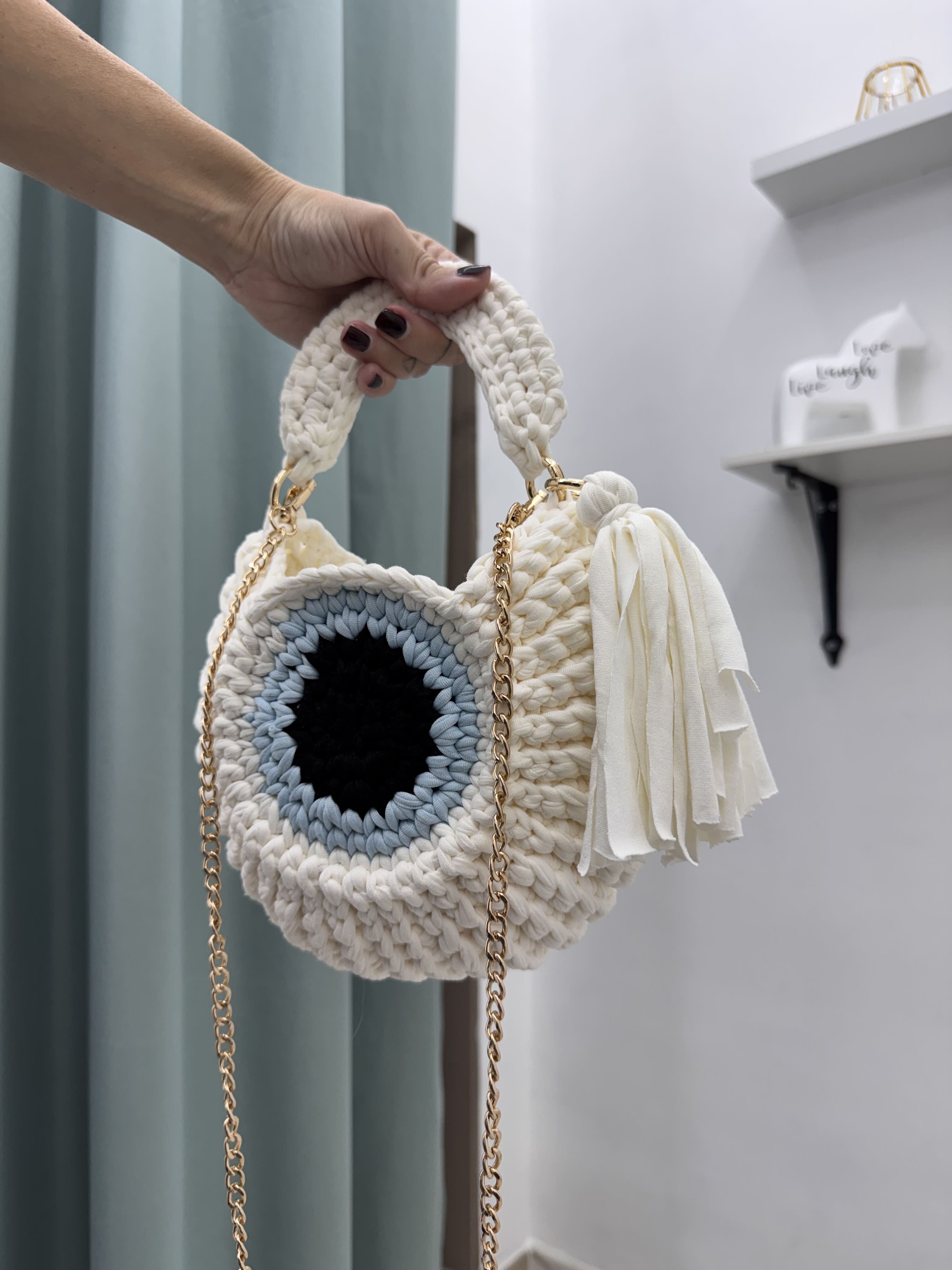 Borsa Tonda a Uncinetto in Fettuccia con Motivo "Evil Eye" e Tracolla a Catena Dorata