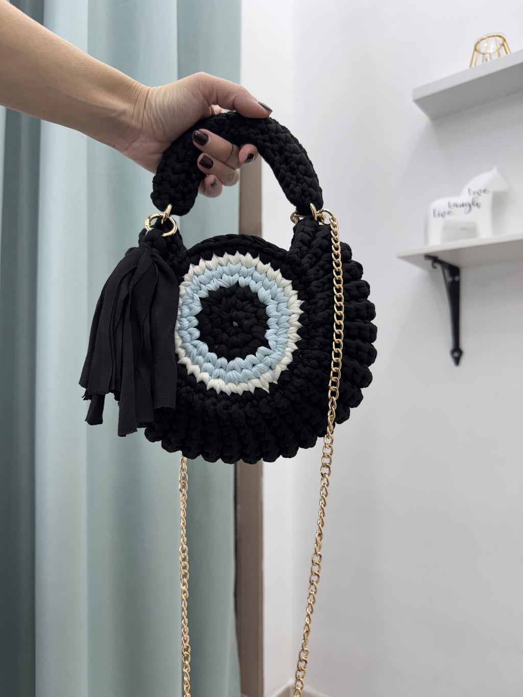 Borsa Tonda a Uncinetto in Fettuccia con Motivo "Evil Eye" e Tracolla a Catena Dorata