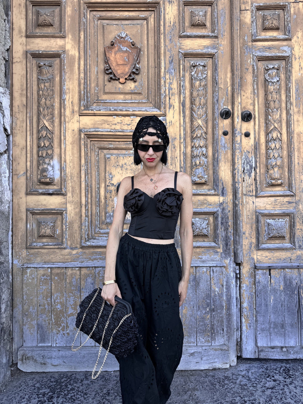 Pantalone Modello Palazzo Nero in Pizzo Sangallo di 100% Cotone con Elastico in Vita