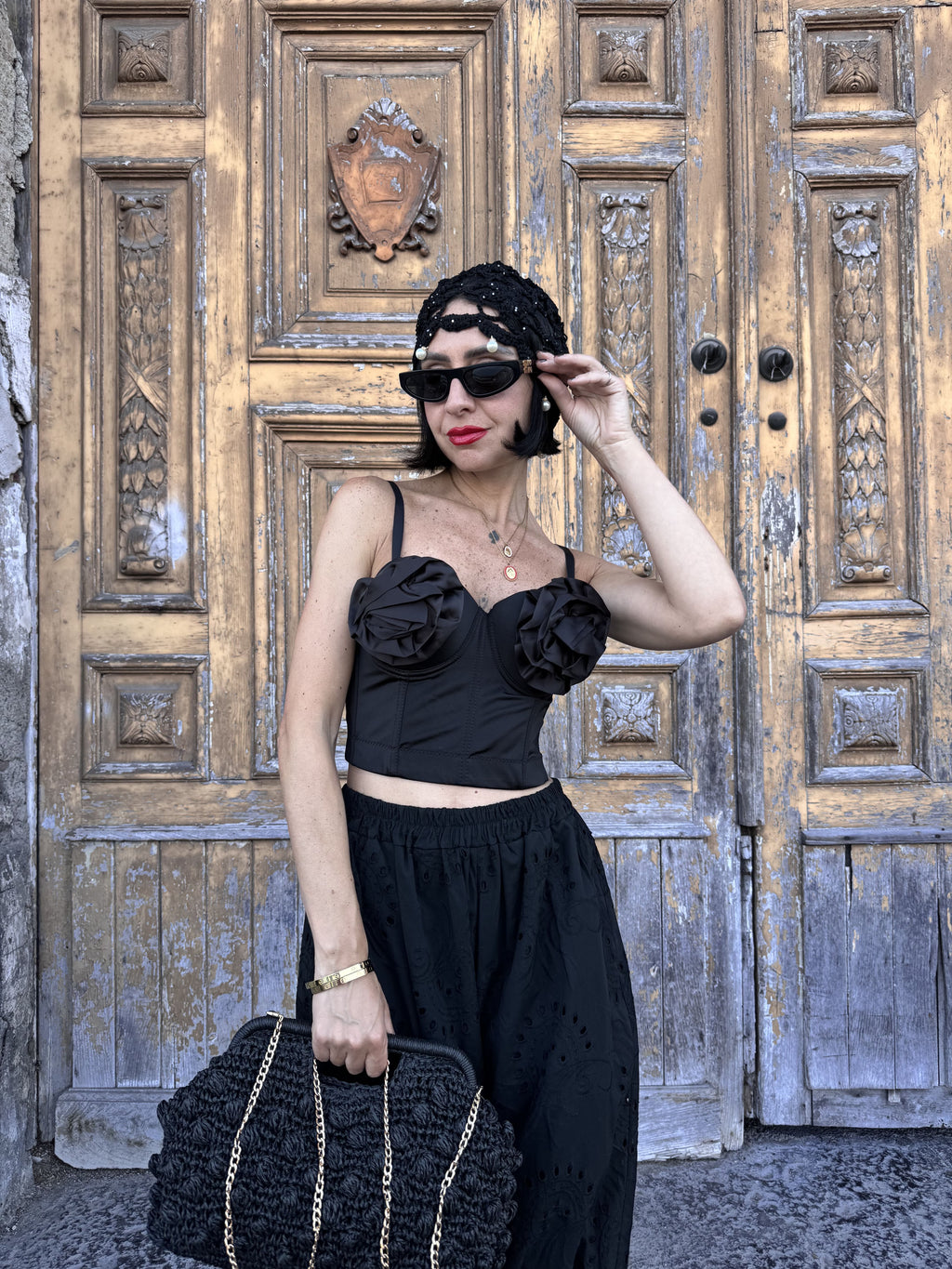 Top Corpetto Bustier Nero Strutturato con Rose 3D in Rilievo e Stecche Modellanti