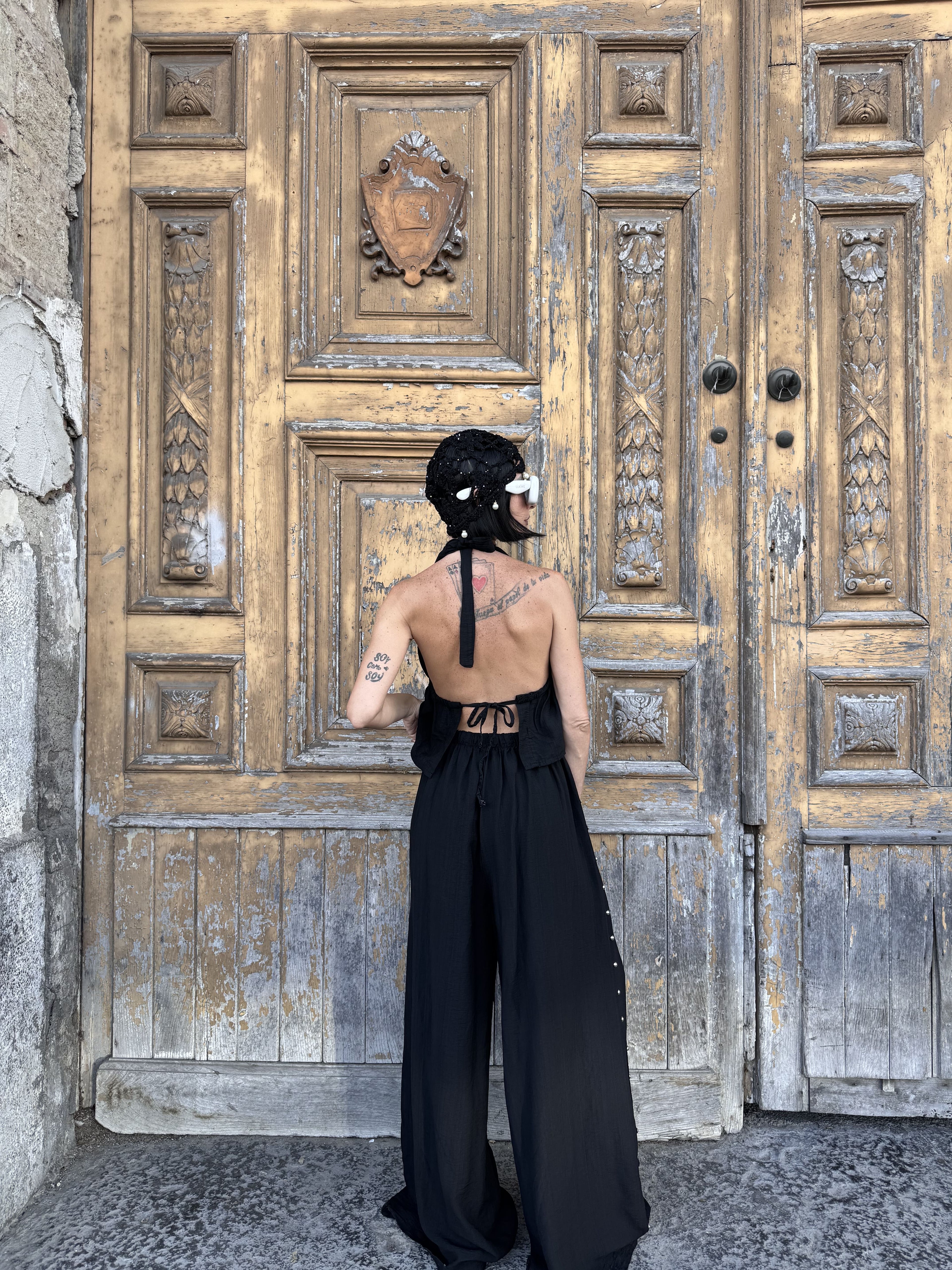 Coordinato Gipsy Donna: Top con Scollo all'Americana e Pantalone Palazzo in Viscosa con Borchie