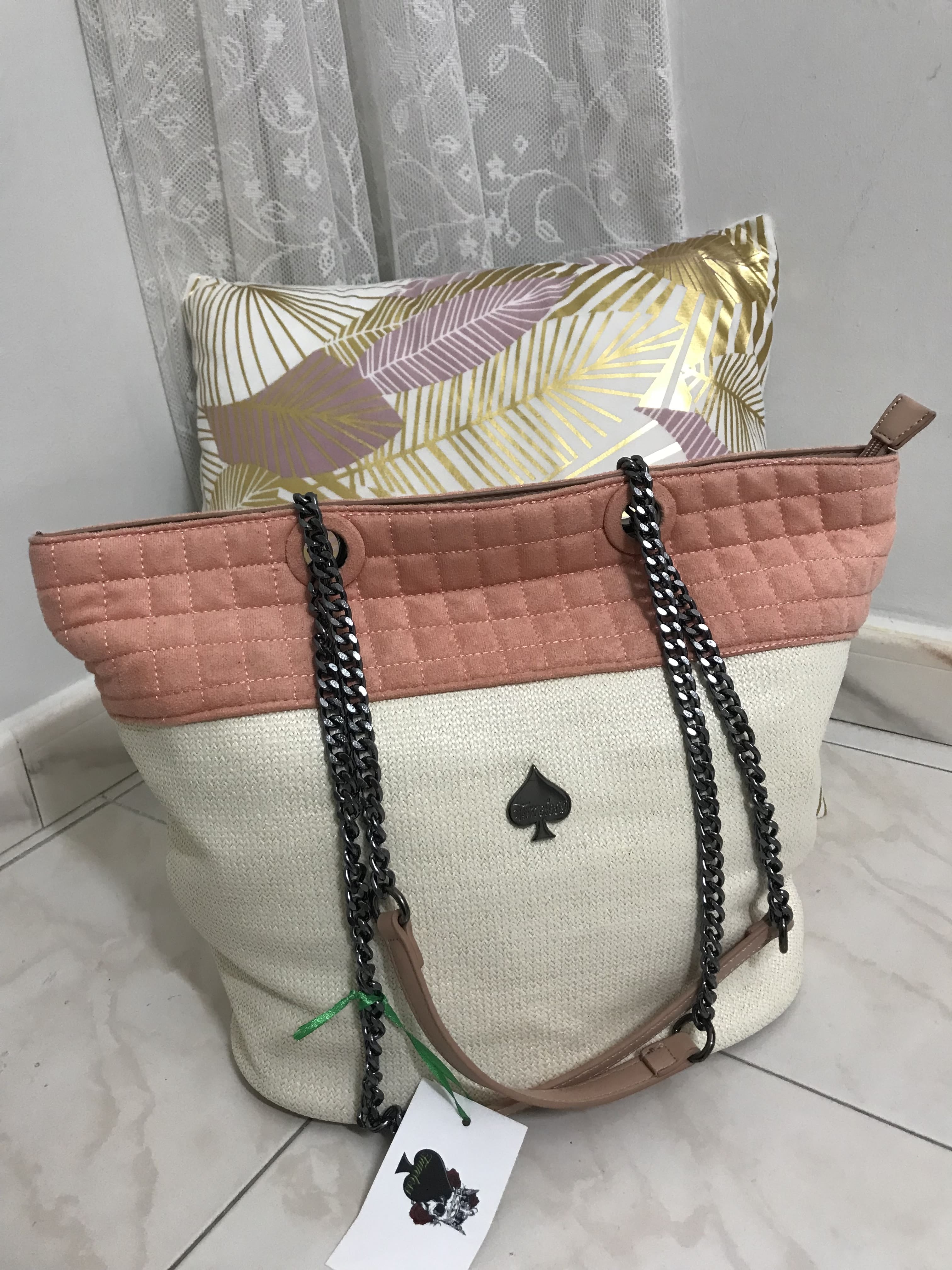 Borsa in rafia con orlo in alcantara