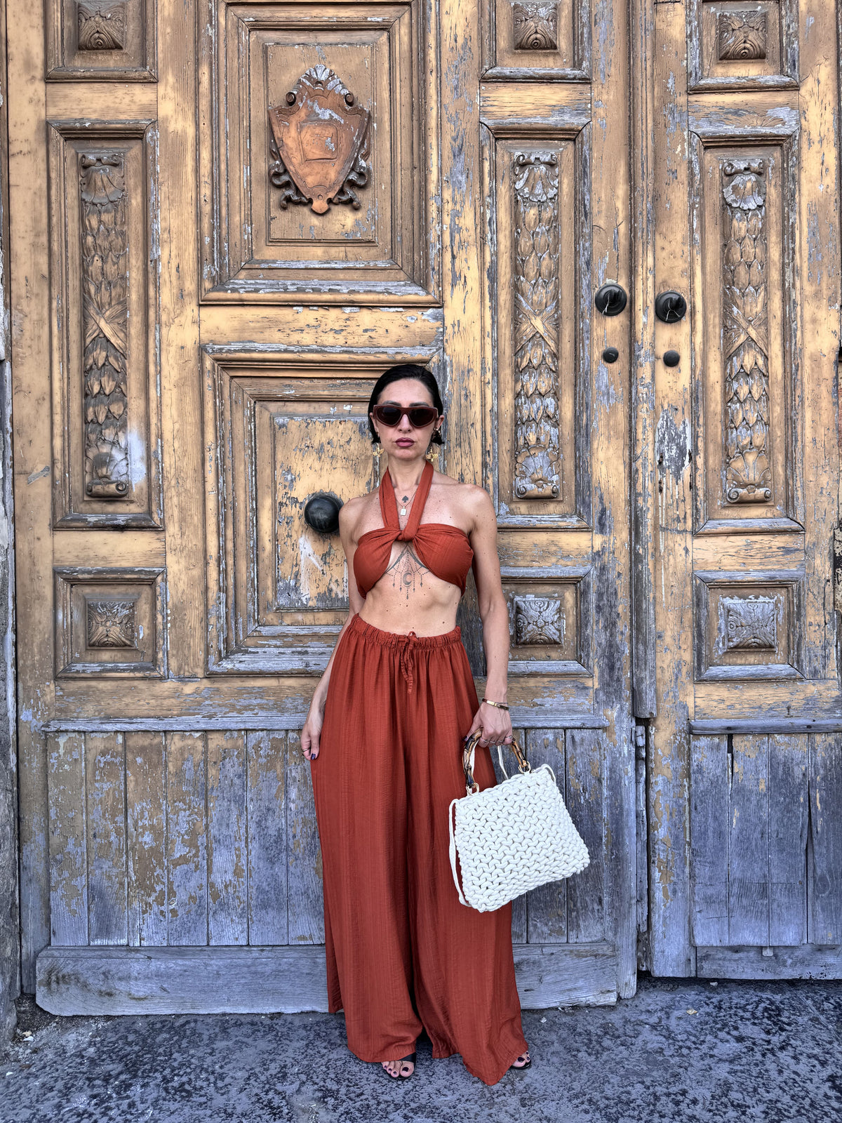 Coordinato Estivo Top e Pantalone Palazzo: Il Set Due Pezzi Versatile e Chic