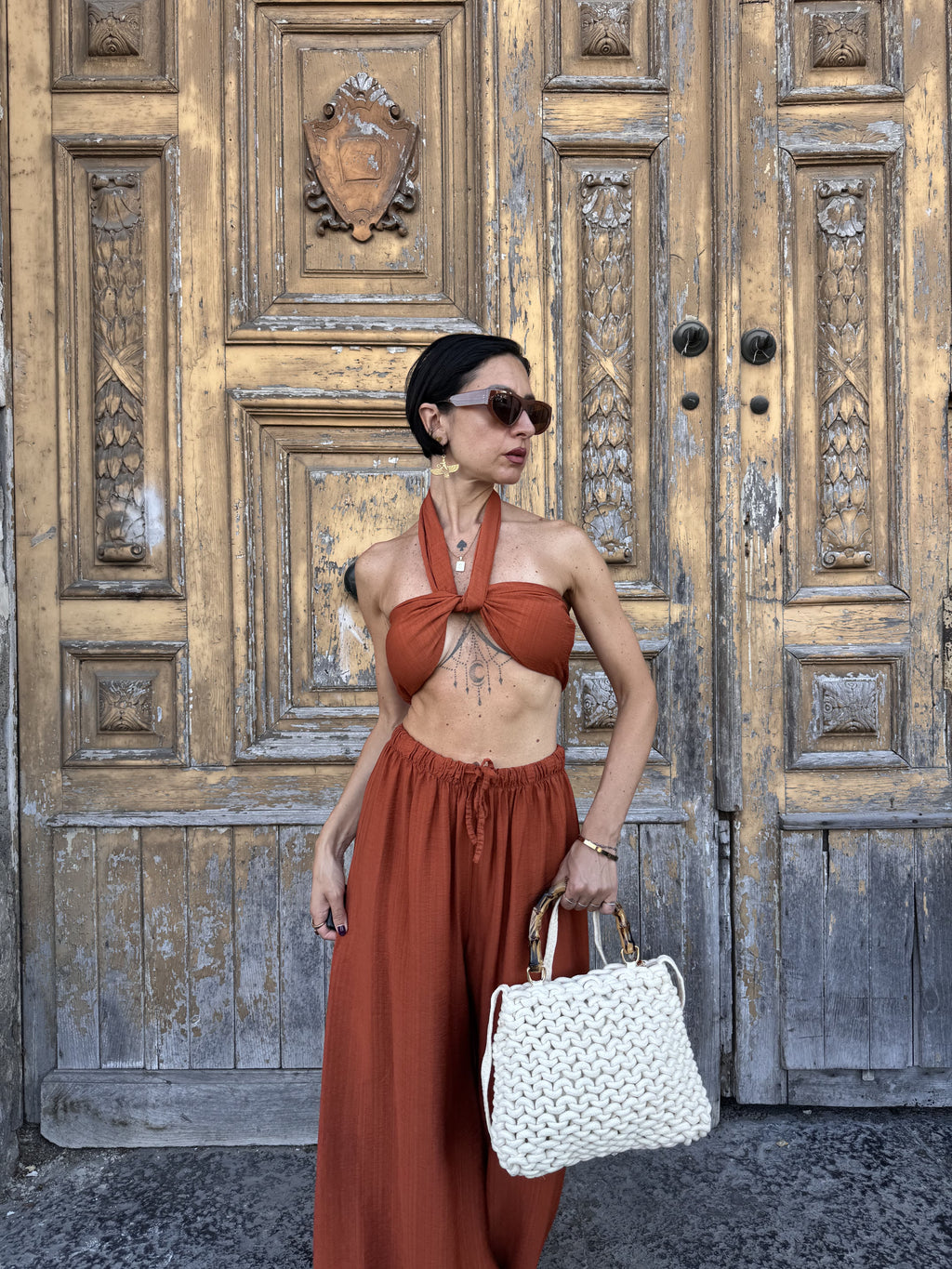 Coordinato Estivo Top e Pantalone Palazzo: Il Set Due Pezzi Versatile e Chic