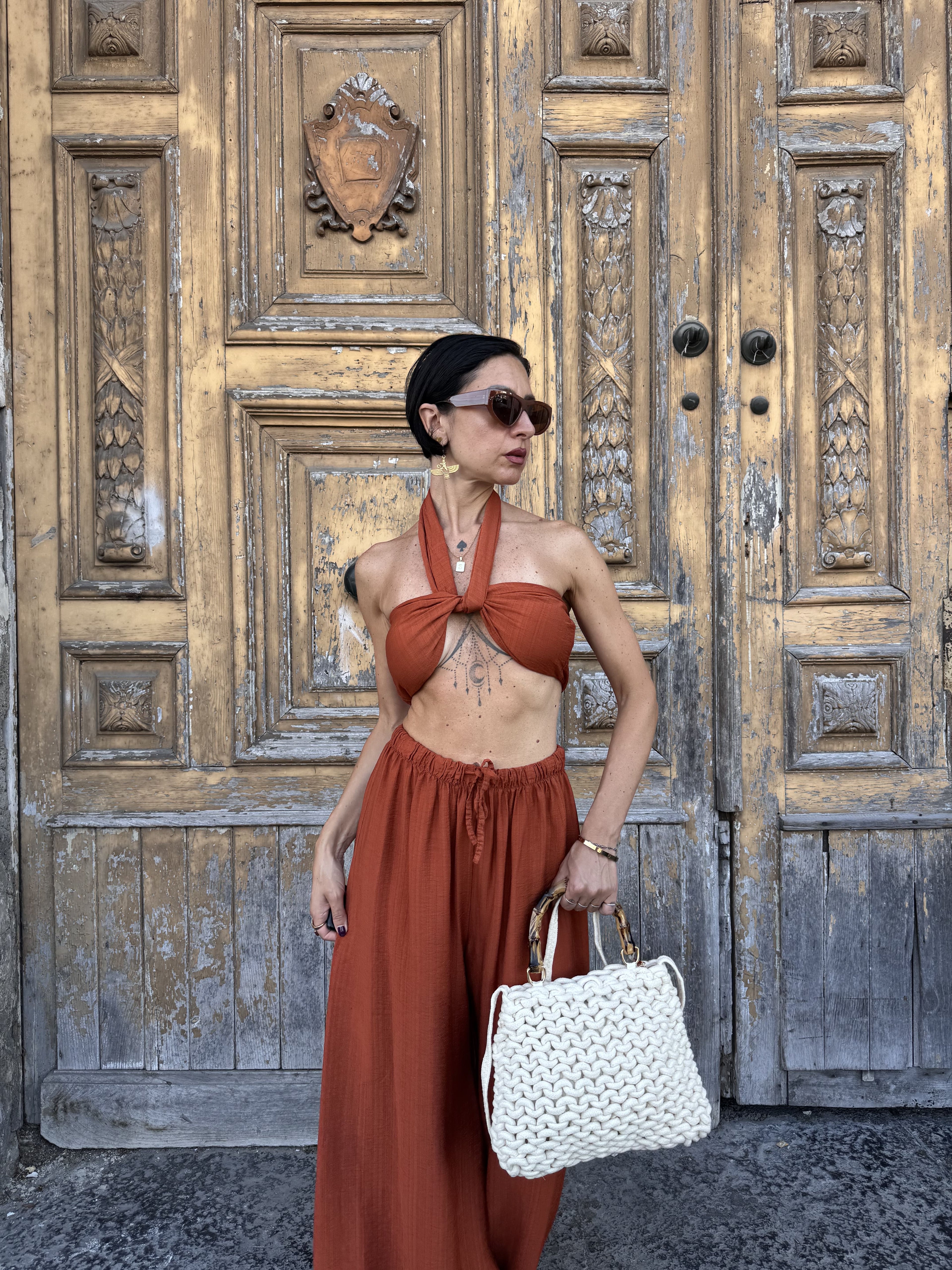 Coordinato Estivo Top e Pantalone Palazzo: Il Set Due Pezzi Versatile e Chic
