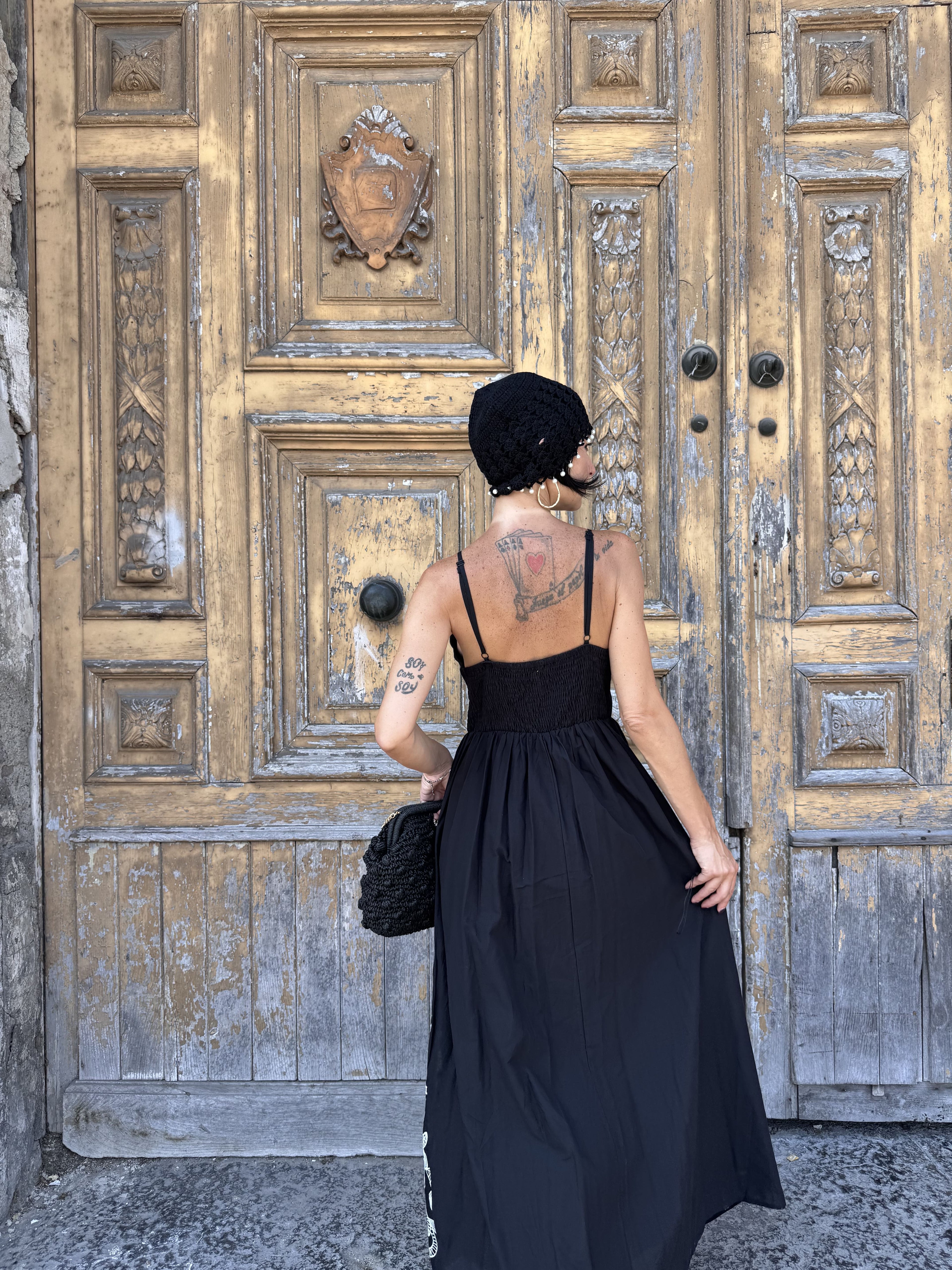 Abito Lungo Nero in 100% Cotone con Ricami: Eleganza Boho-Chic e Comfort Assoluto