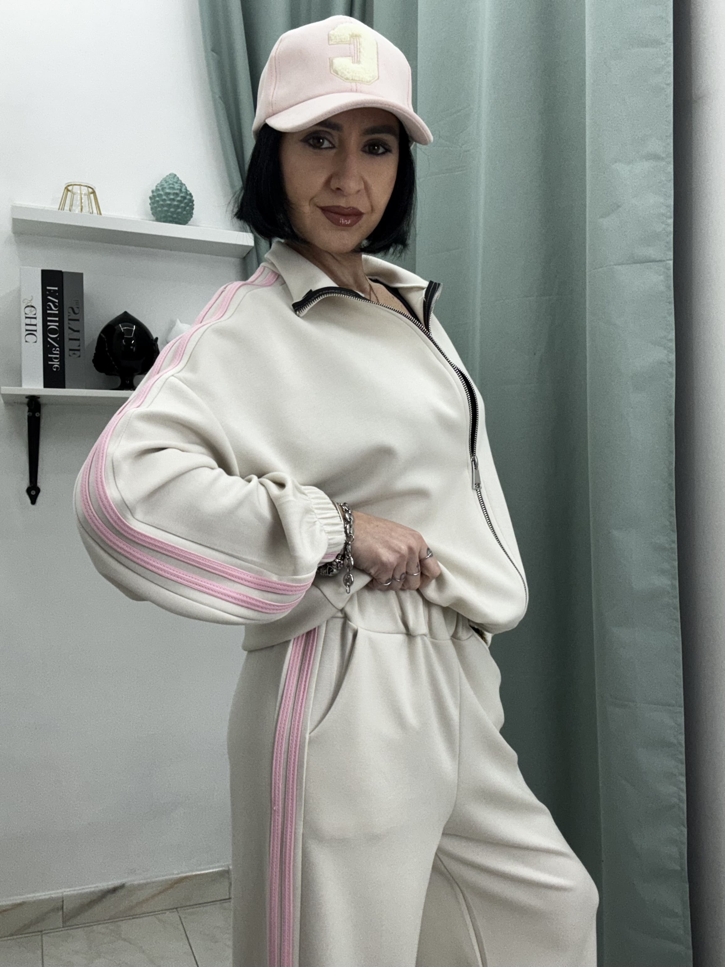 Set Tuta Coordinato Donna – Felpa con Zip e Pantalone Palazzo con Bande Rosa