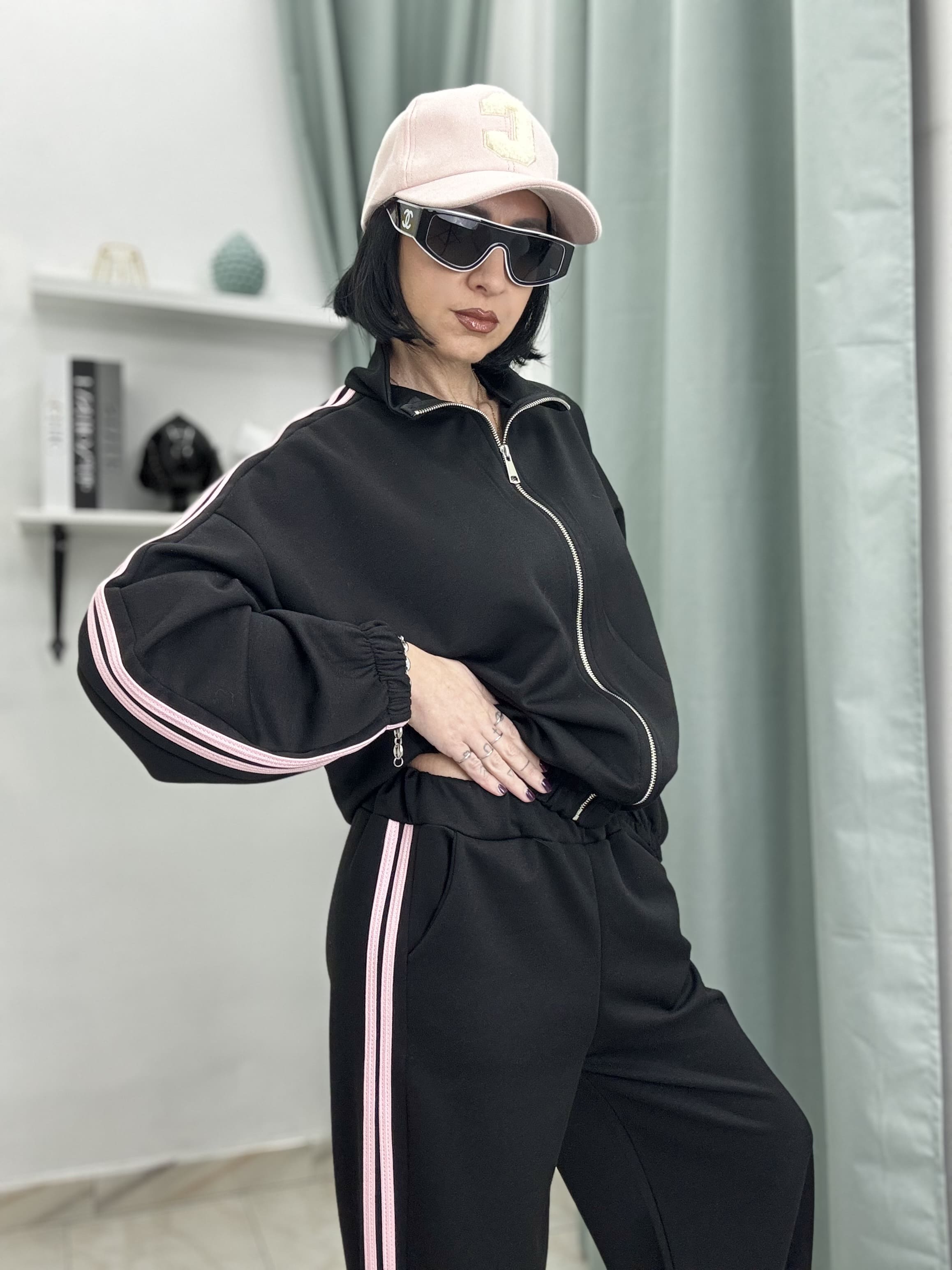 Set Tuta Coordinato Donna – Felpa con Zip e Pantalone Palazzo con Bande Rosa