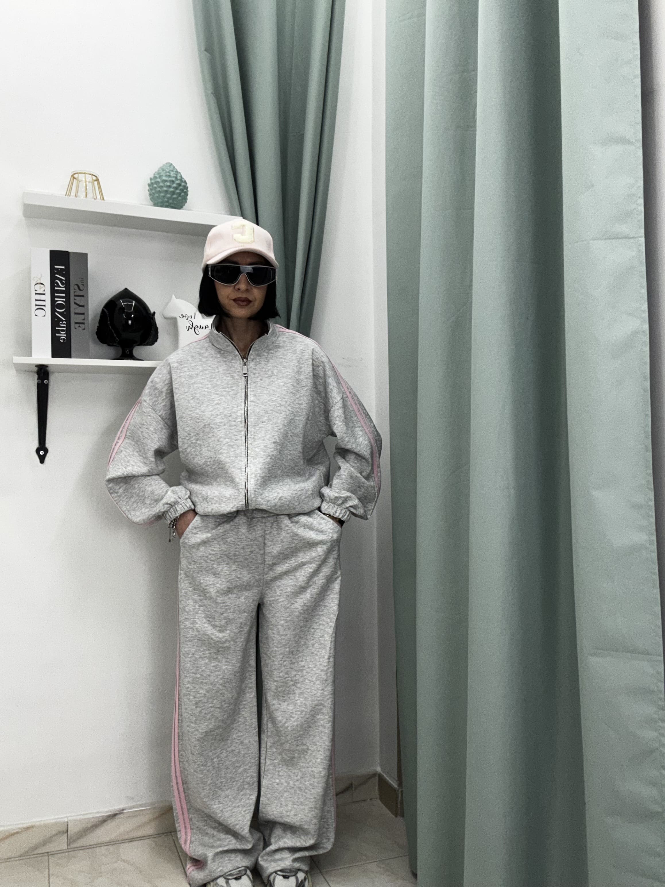 Set Tuta Coordinato Donna – Felpa con Zip e Pantalone Palazzo con Bande Rosa