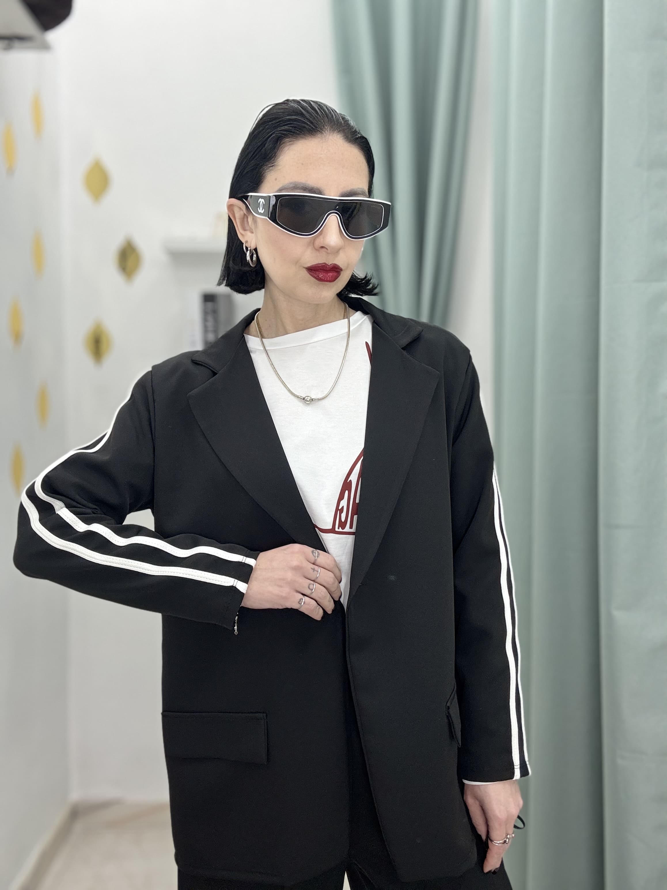 Coordinato casual con Bande Bianche – Blazer Monopetto e Pantalone Palazzo