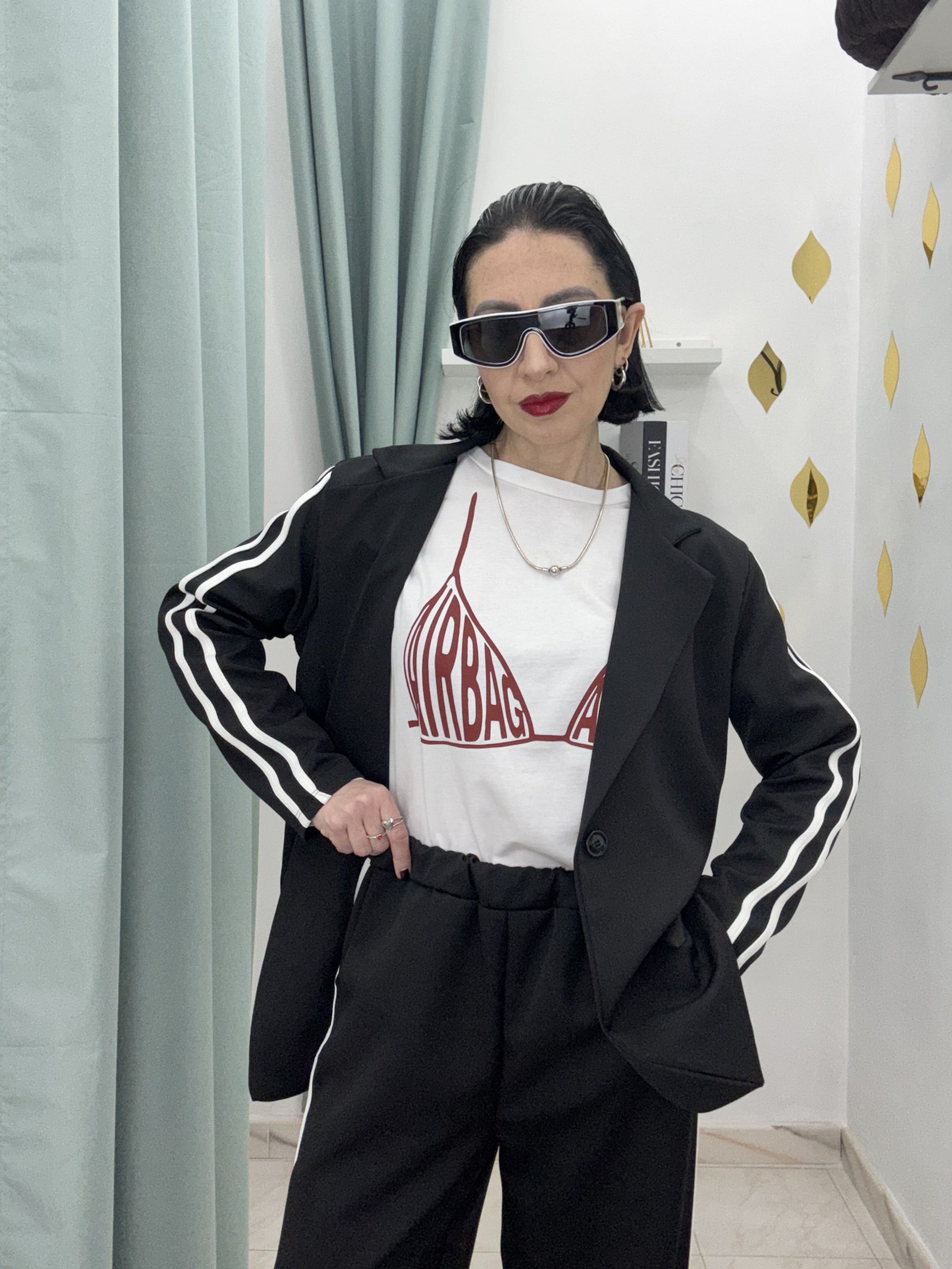 Coordinato casual con Bande Bianche – Blazer Monopetto e Pantalone Palazzo