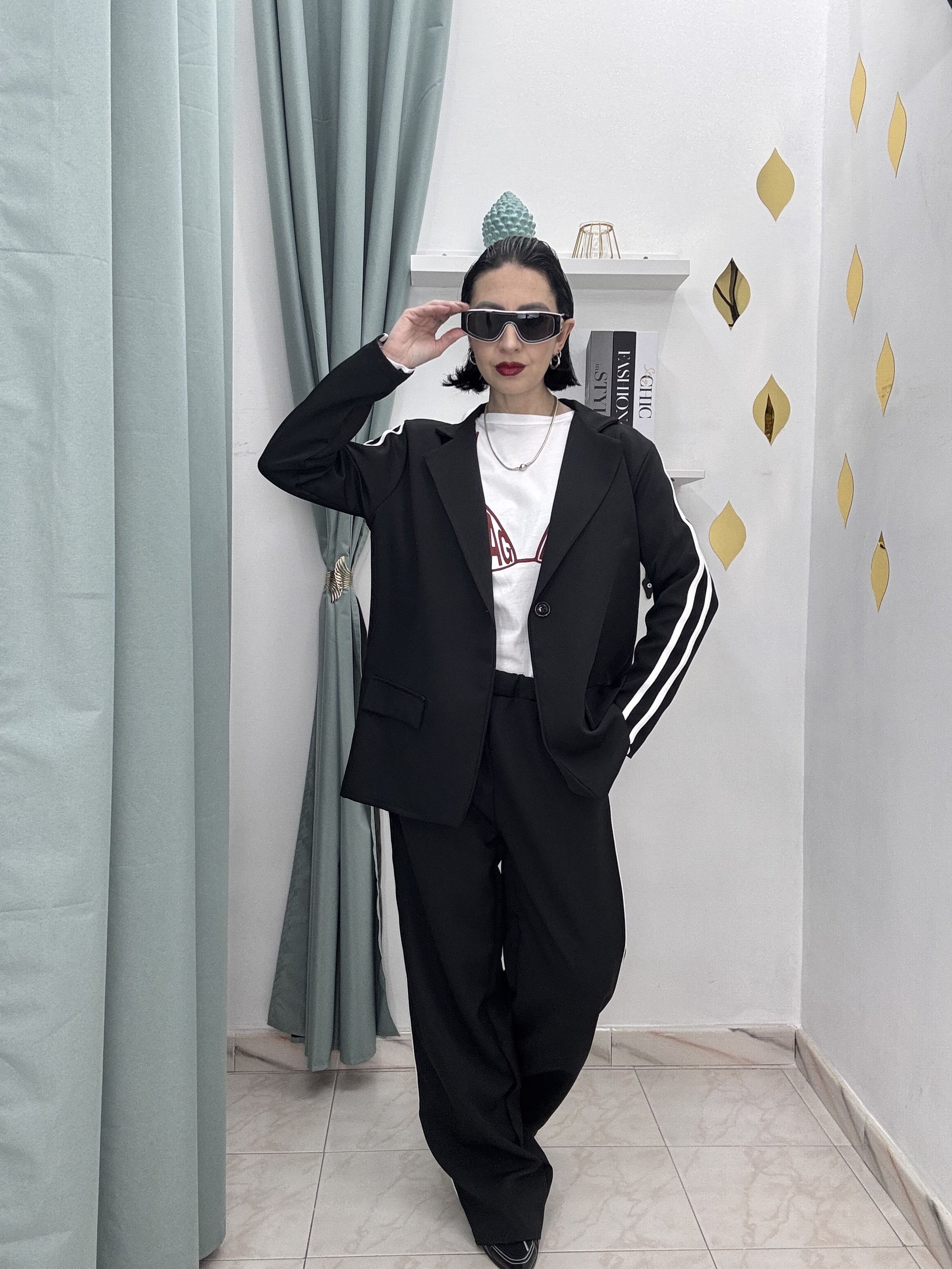 Coordinato casual con Bande Bianche – Blazer Monopetto e Pantalone Palazzo