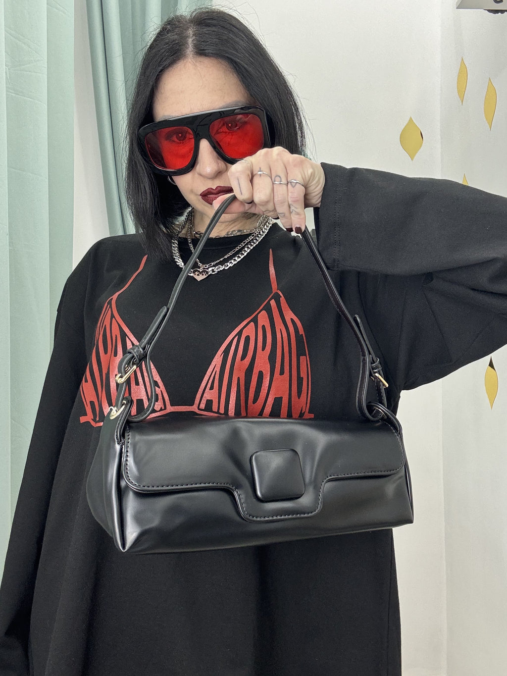 Borsa Baguette in Similpelle con Tracolla Regolabile – Elegante e Versatile