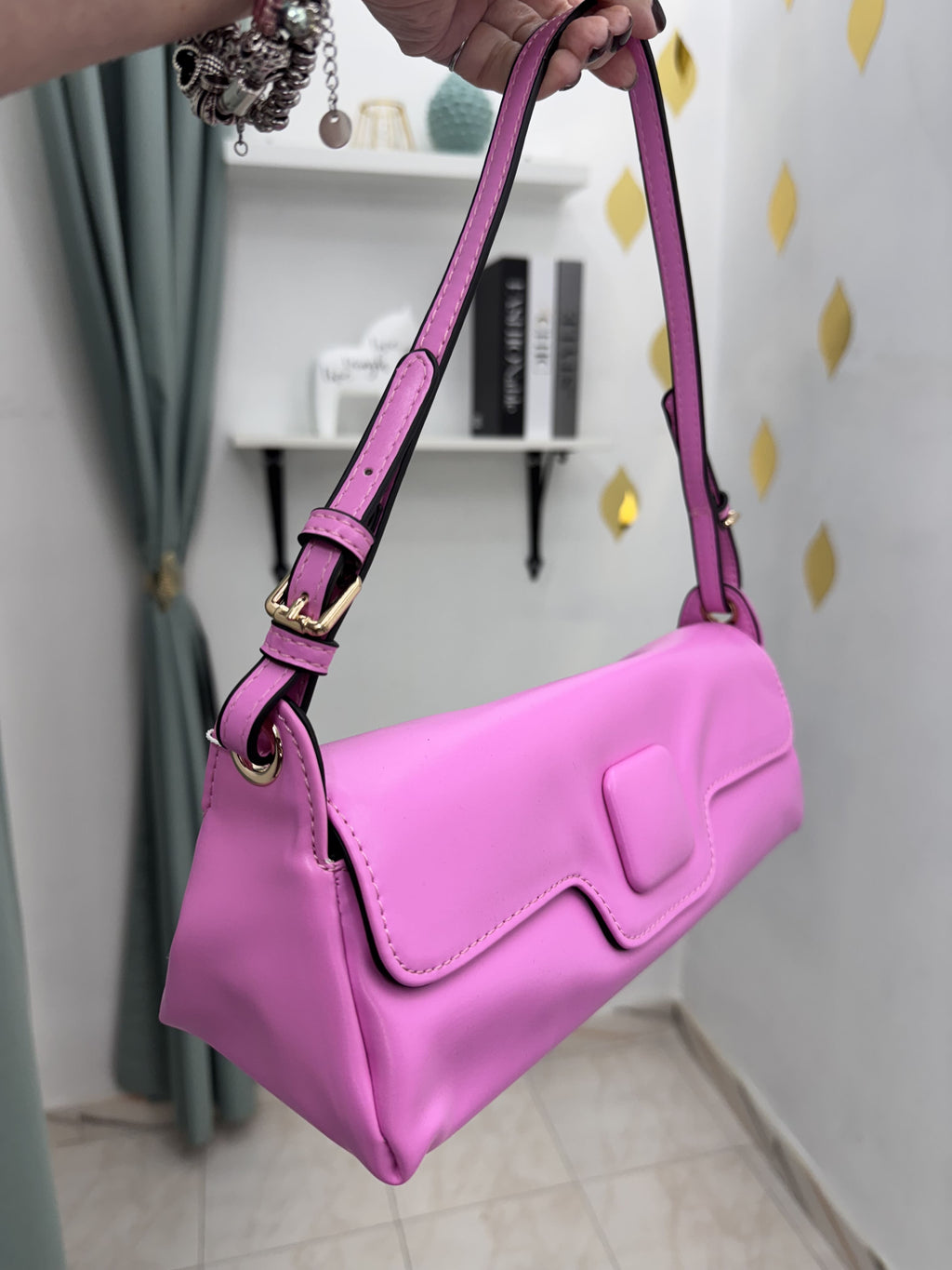 Borsa Baguette in Similpelle con Tracolla Regolabile – Elegante e Versatile