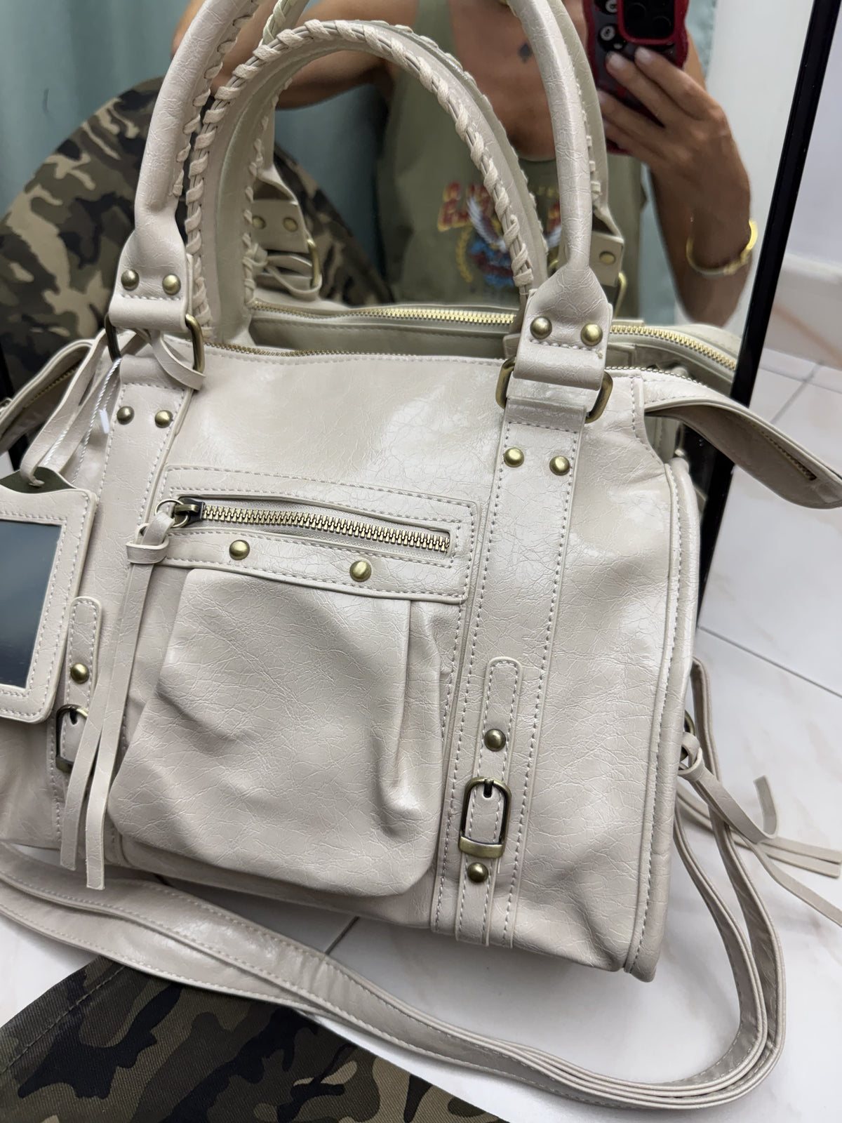 Borsa Semi-Lucida Stile Rock-Chic | Bauletto a Mano con Tracolla Removibile