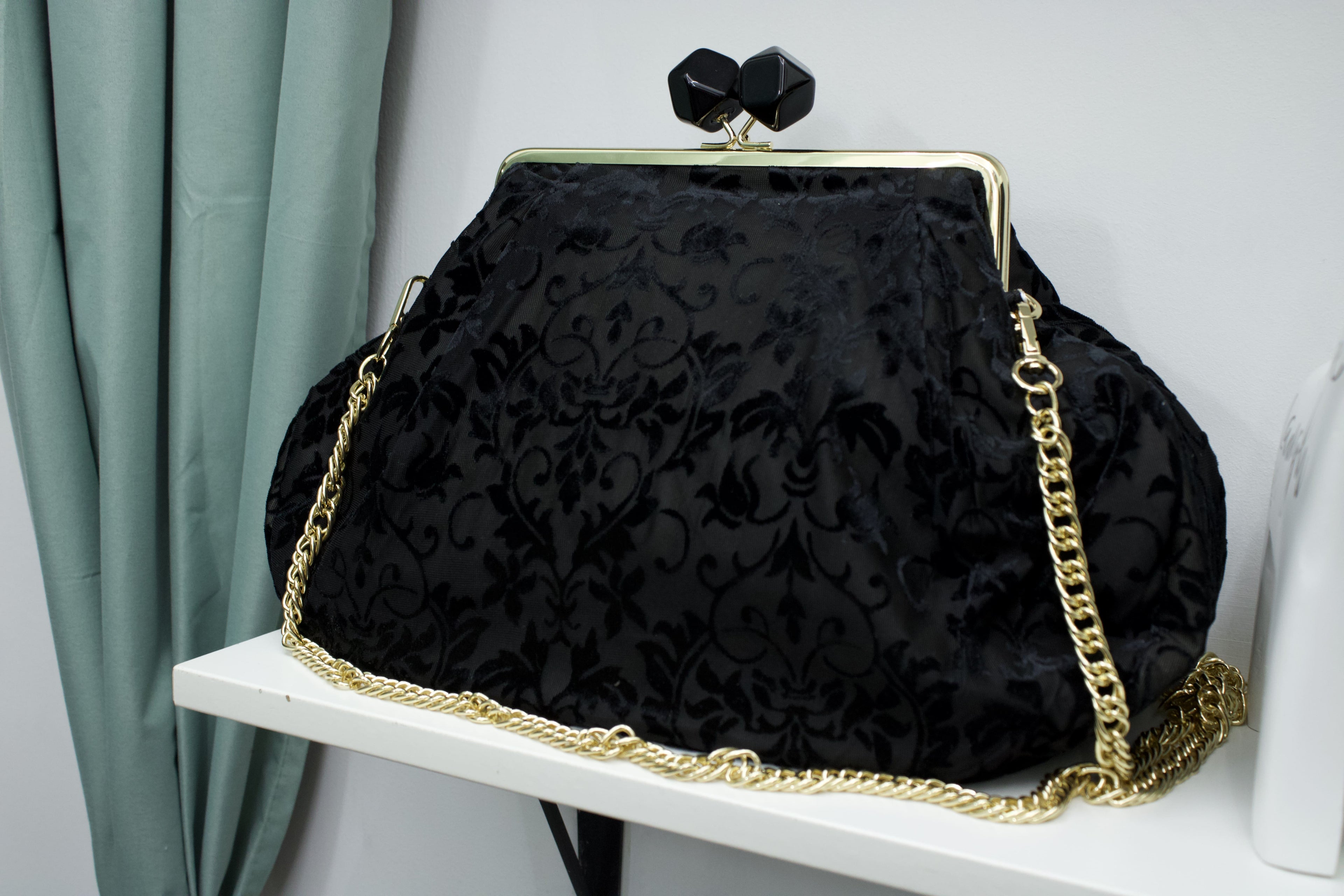 Clutch Maxi in Stoffa con Dettagli in Ciniglia – Fantasie Floreali, Maculate e Tropicali