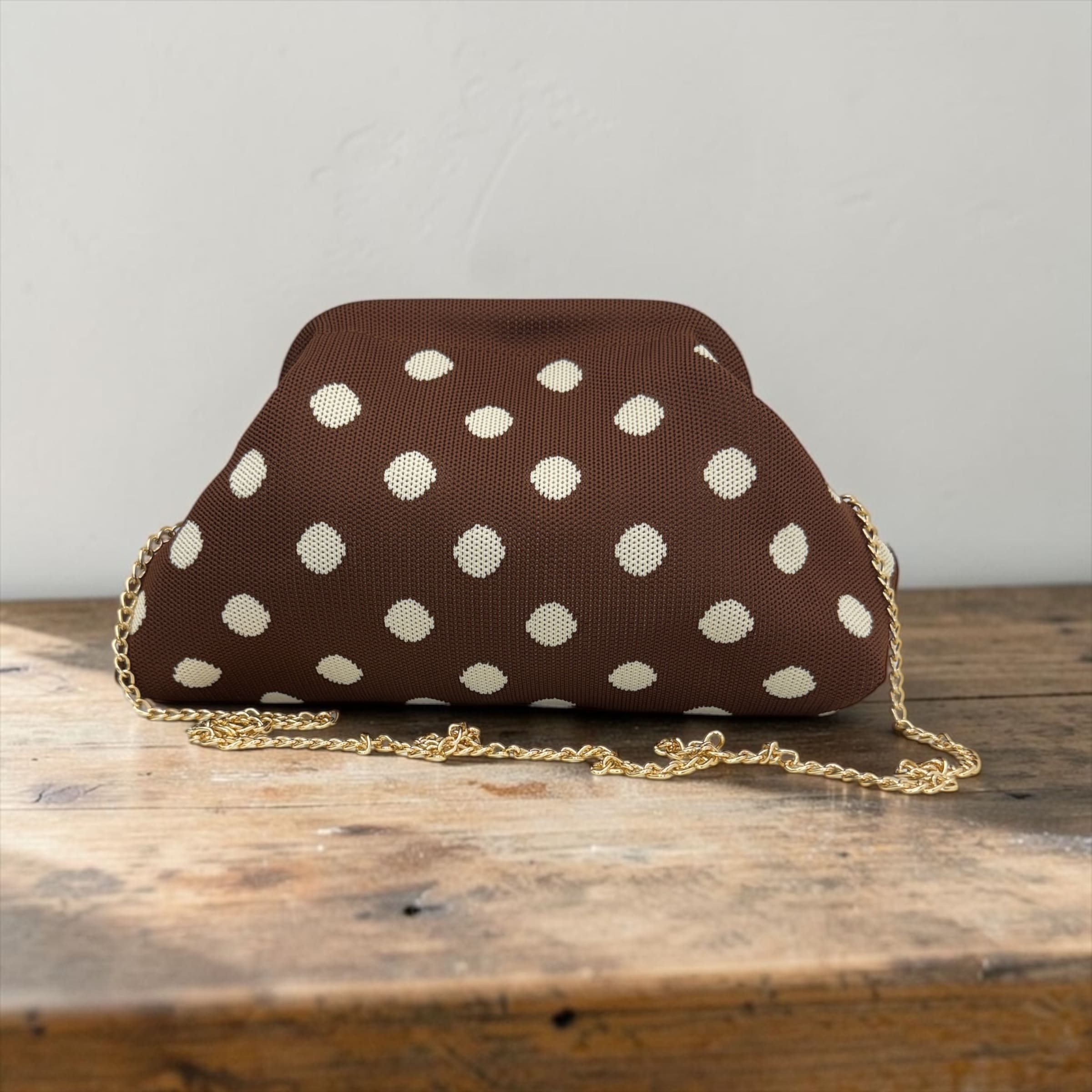 Borsa Clutch "Cloud" Soft-Knit con Apertura a Scatto e Tracolla Gold