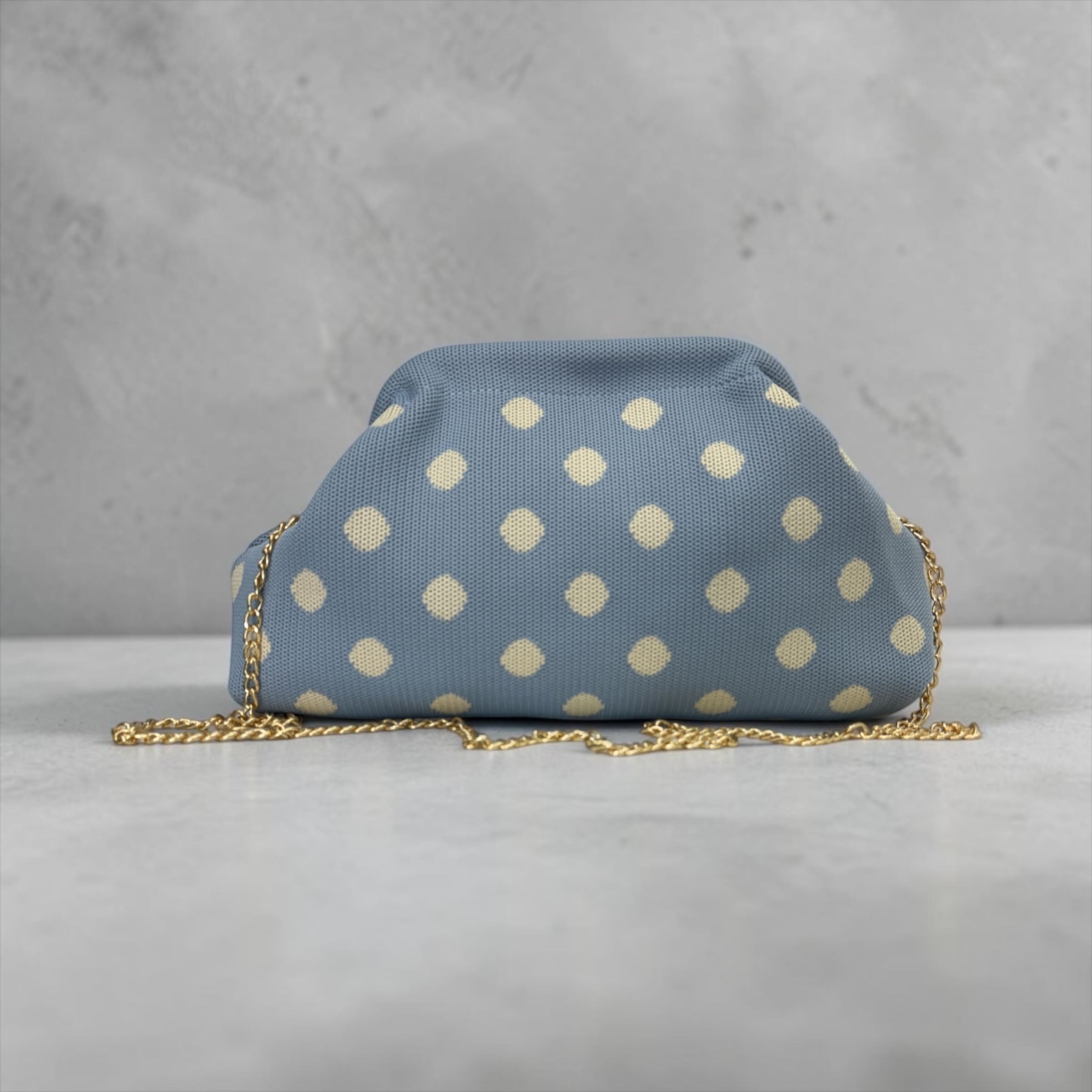 Borsa Clutch "Cloud" Soft-Knit con Apertura a Scatto e Tracolla Gold