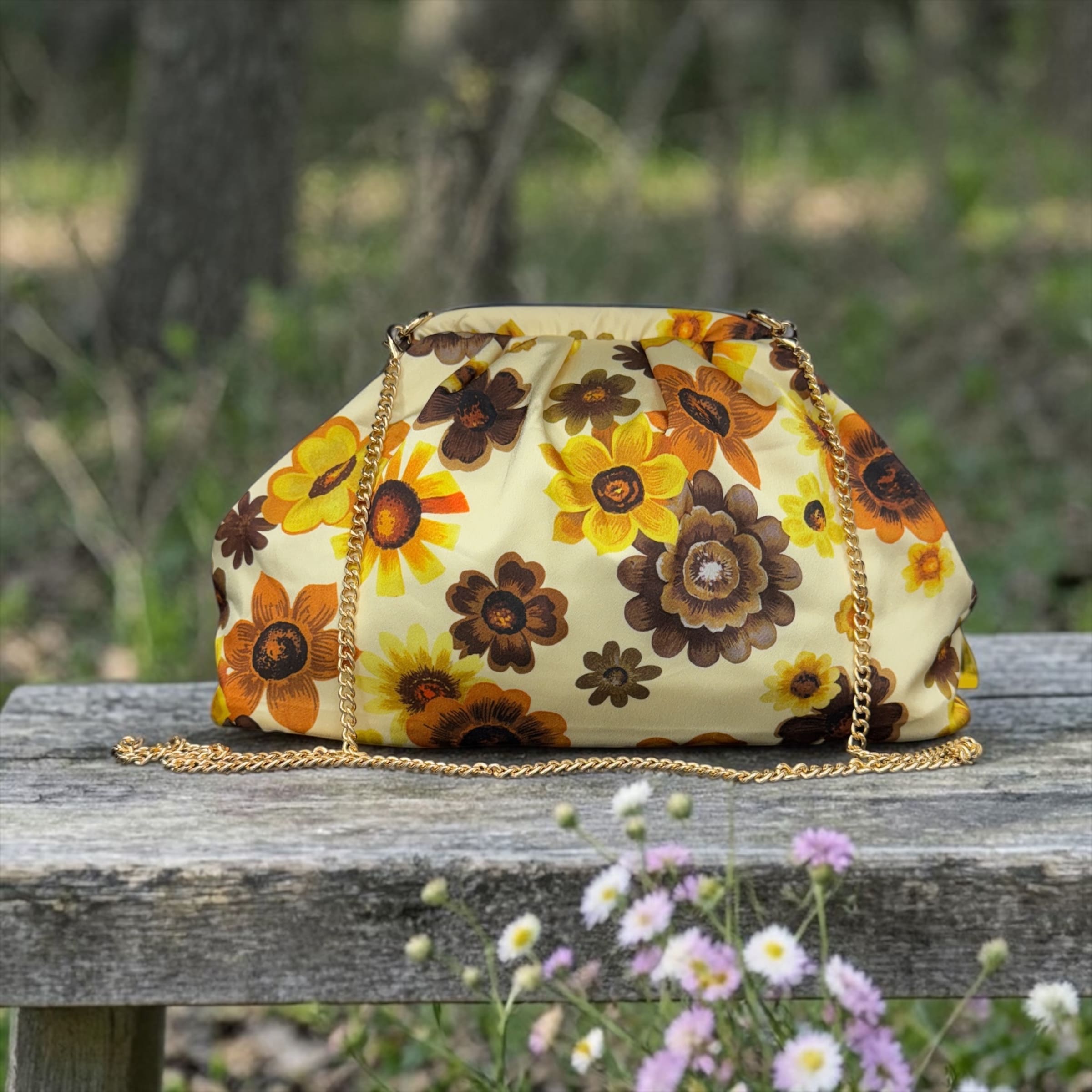 Borsa Clutch Donna in Tessuto Rasato con Tracolla a Catena