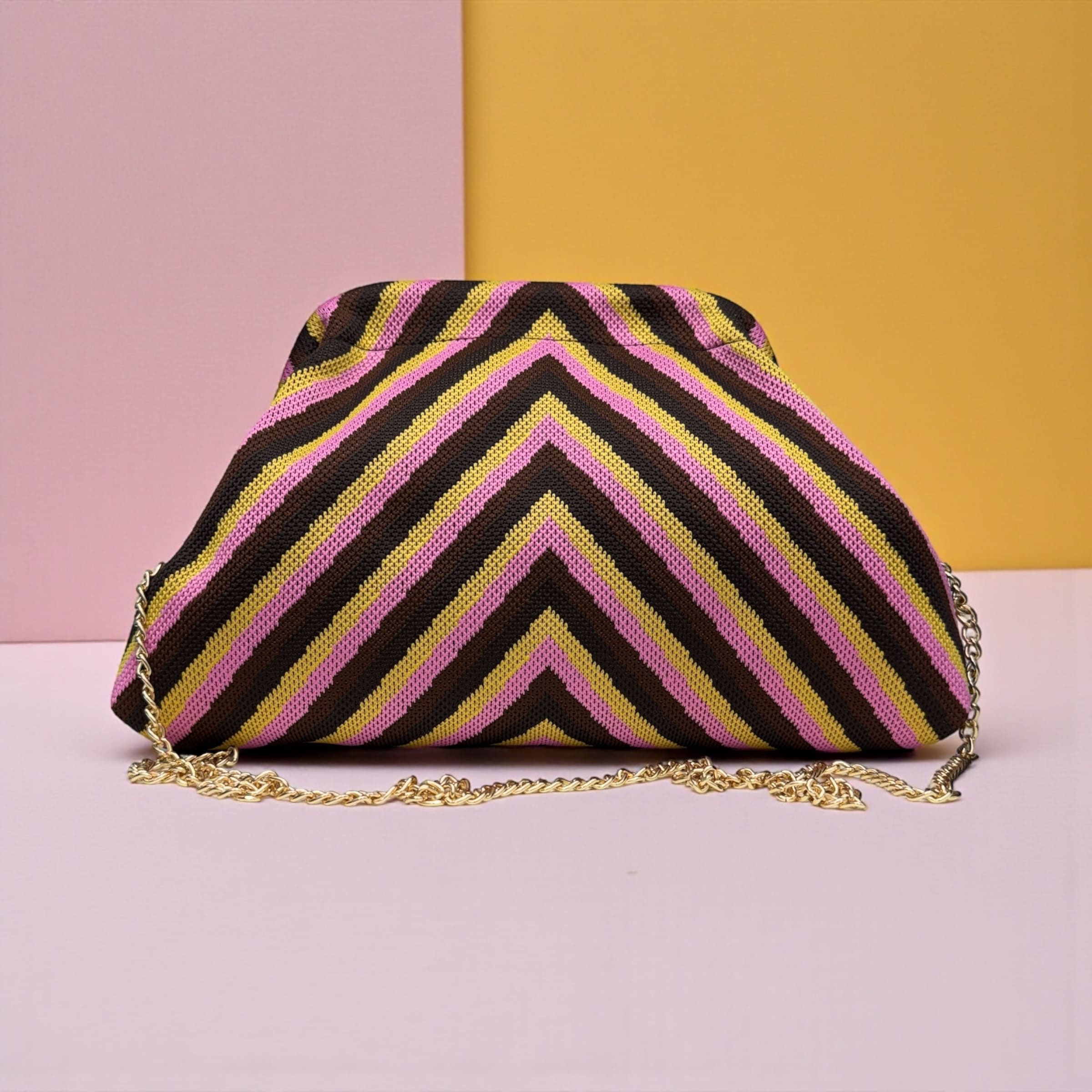 Borsa Clutch "Cloud" Soft-Knit con Apertura a Scatto e Tracolla Gold