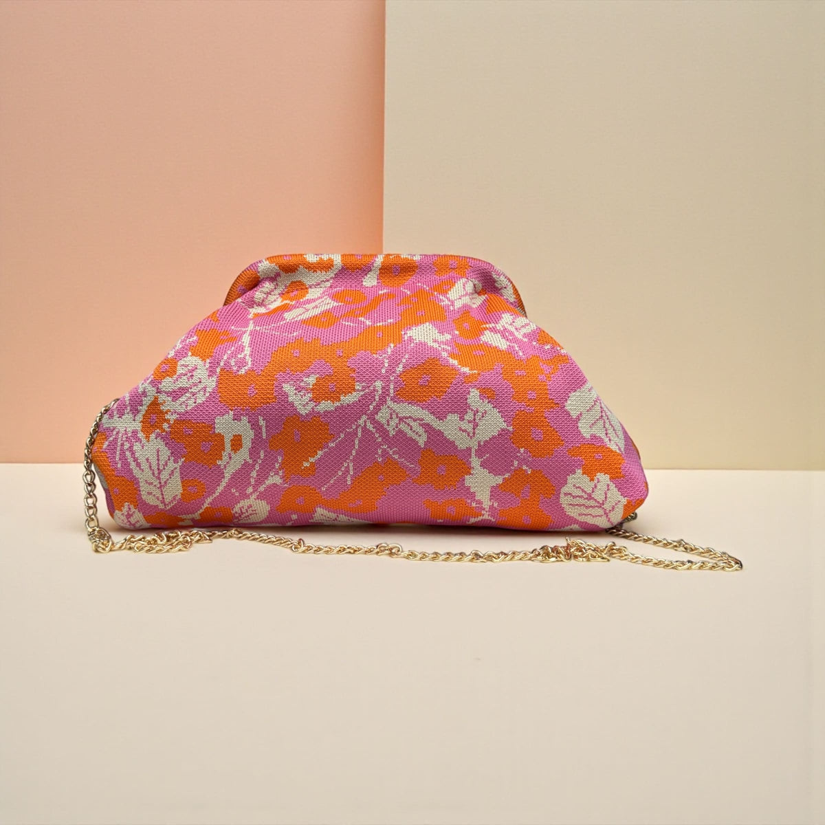 Borsa Clutch "Cloud" Soft-Knit con Apertura a Scatto e Tracolla Gold