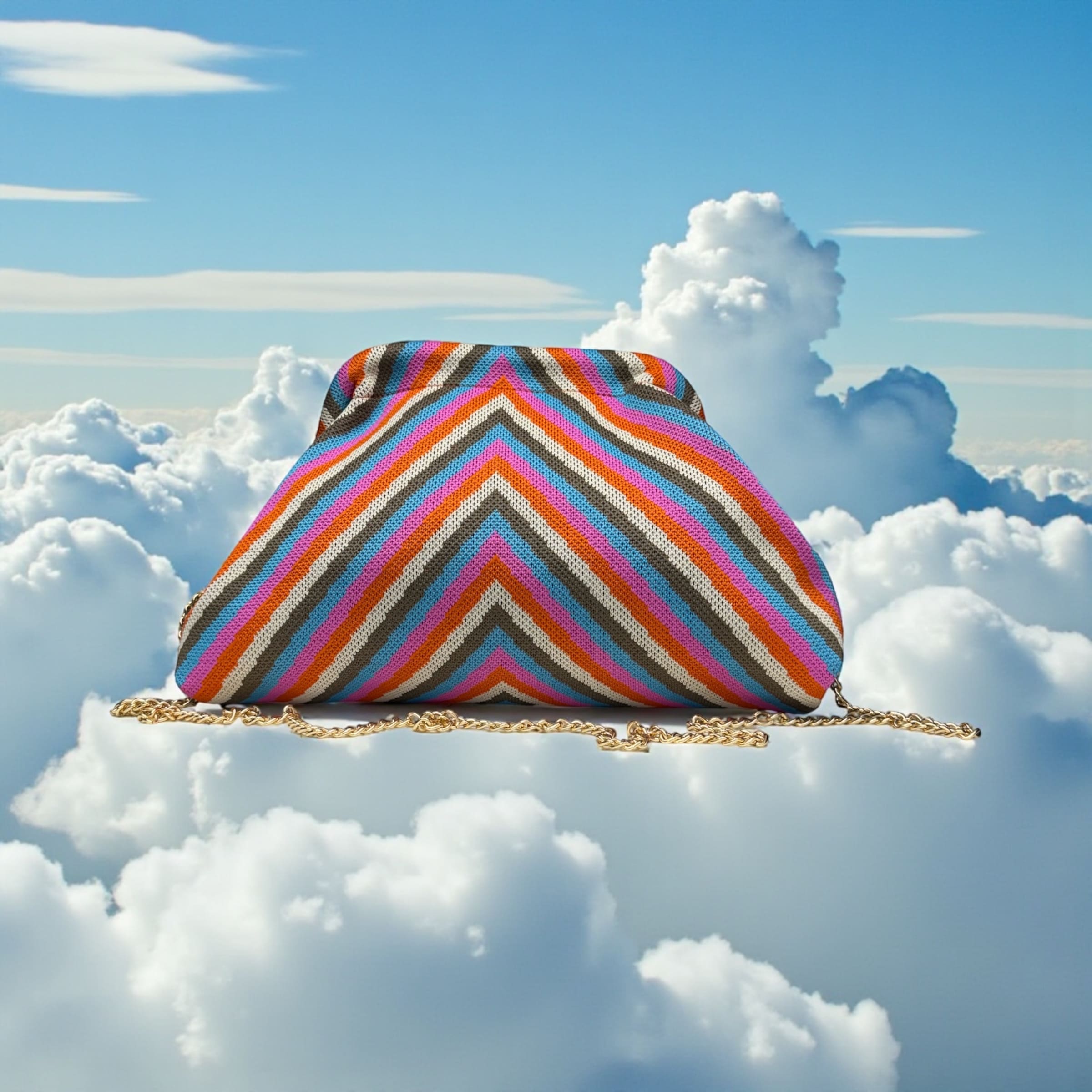 Borsa Clutch "Cloud" Soft-Knit con Apertura a Scatto e Tracolla Gold