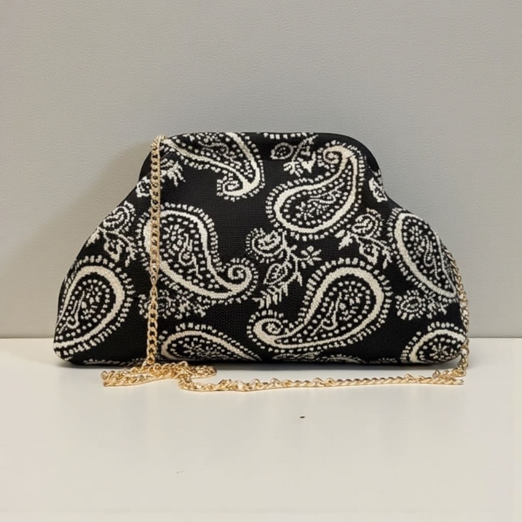 Borsa Clutch "Cloud" Soft-Knit con Apertura a Scatto e Tracolla Gold
